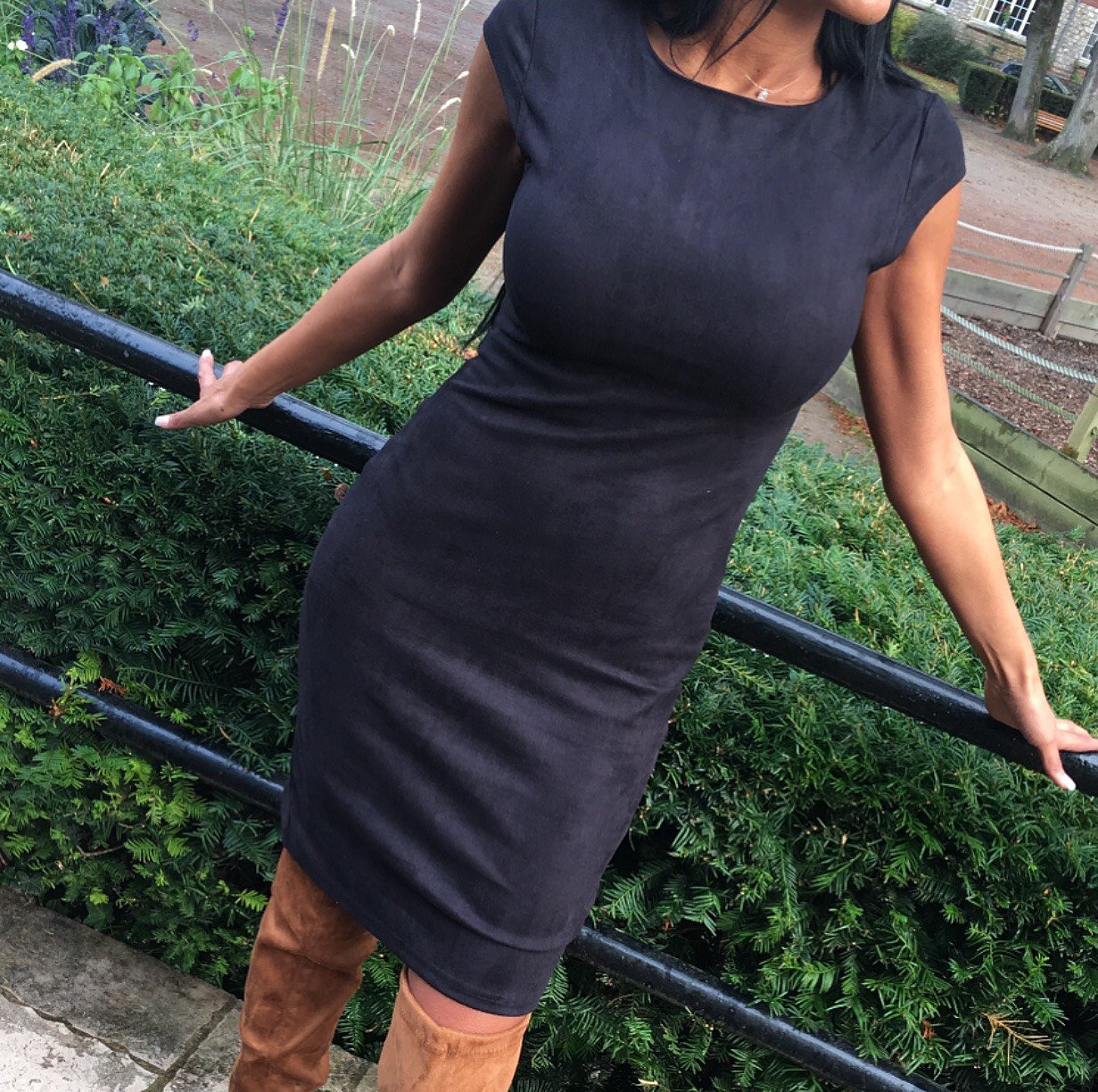 ROBE SUEDINE ANIYA NOIR