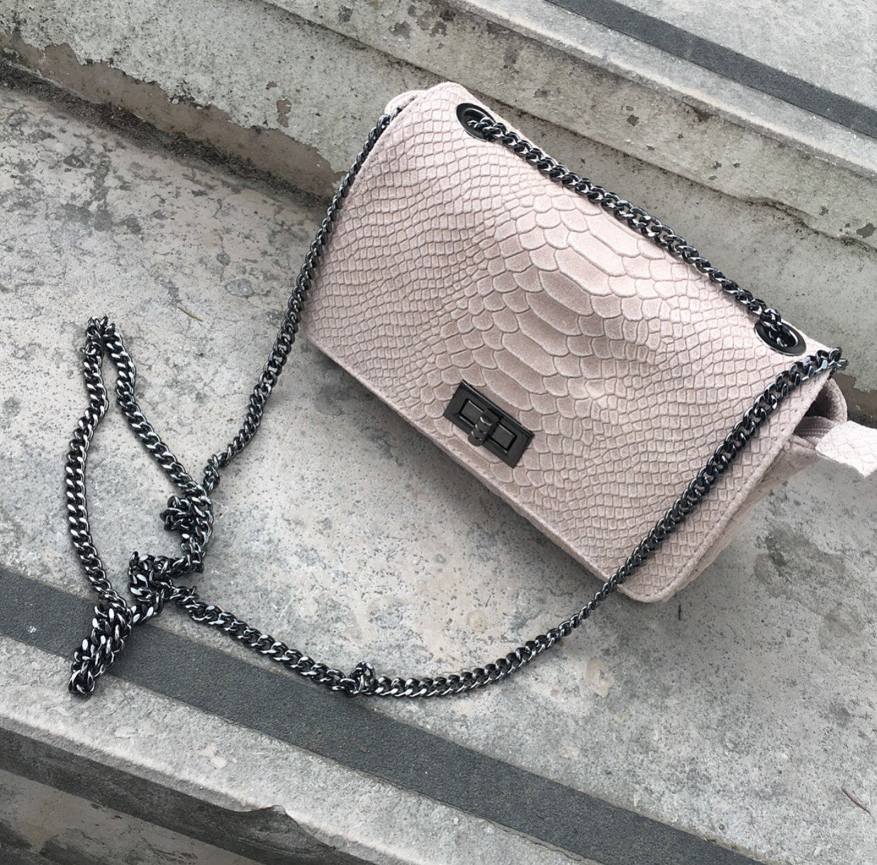 Sac Modèle YEVA 100% CUIR Noir ou Rose