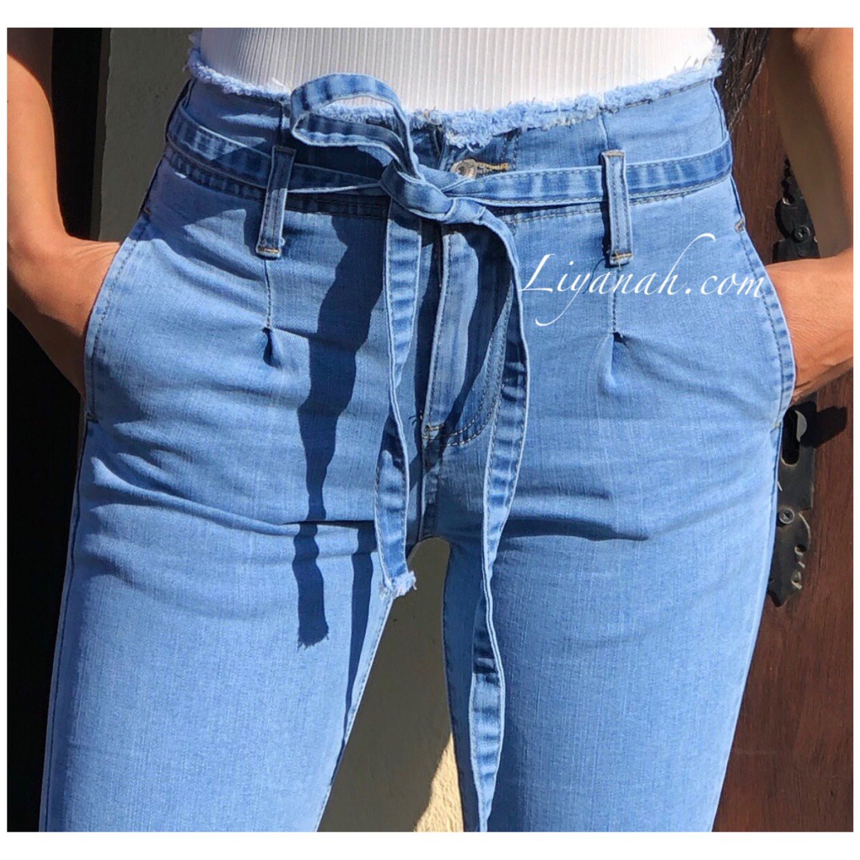 JEAN SLIM LIGHT BLUE TAILLE Haute À NOEUD Modèle HYBA