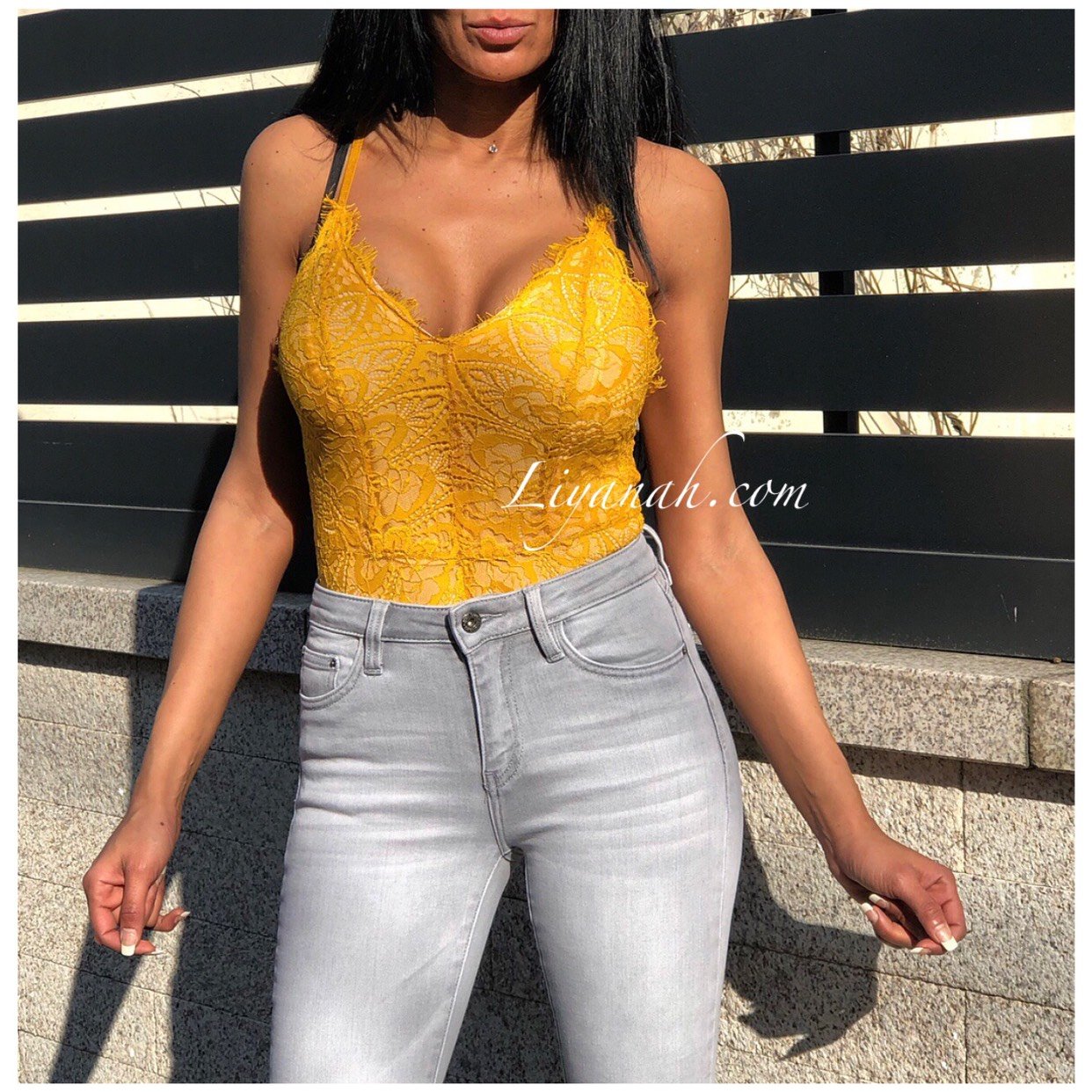 Body Dentelle Modèle AZIA JAUNE