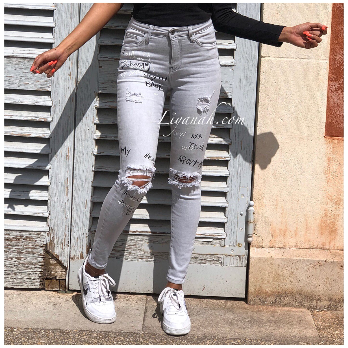 Jean Skinny DESTROY / LIGHT GREY Modèle KIYA avec écritures Noir/Blanc