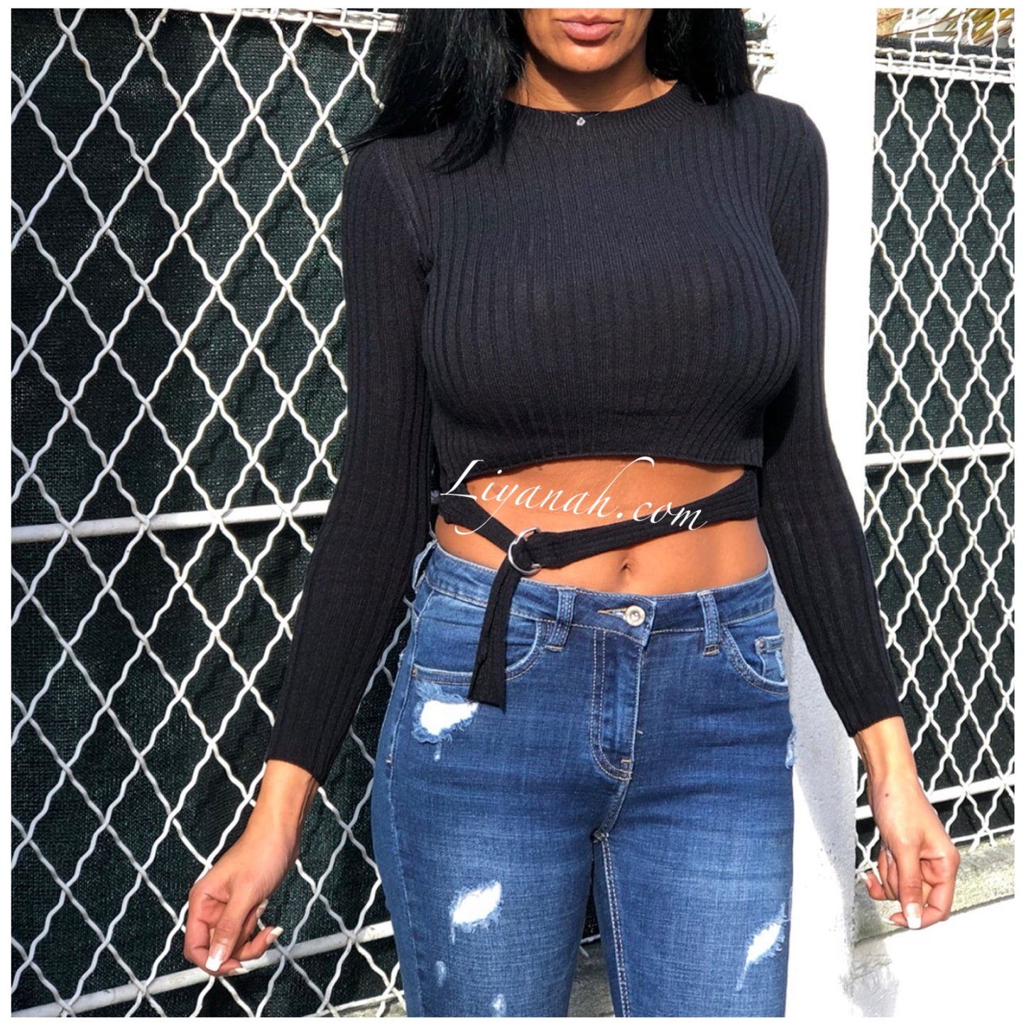 Top Cropped  Modèle CYARA NOIR ou BLANC