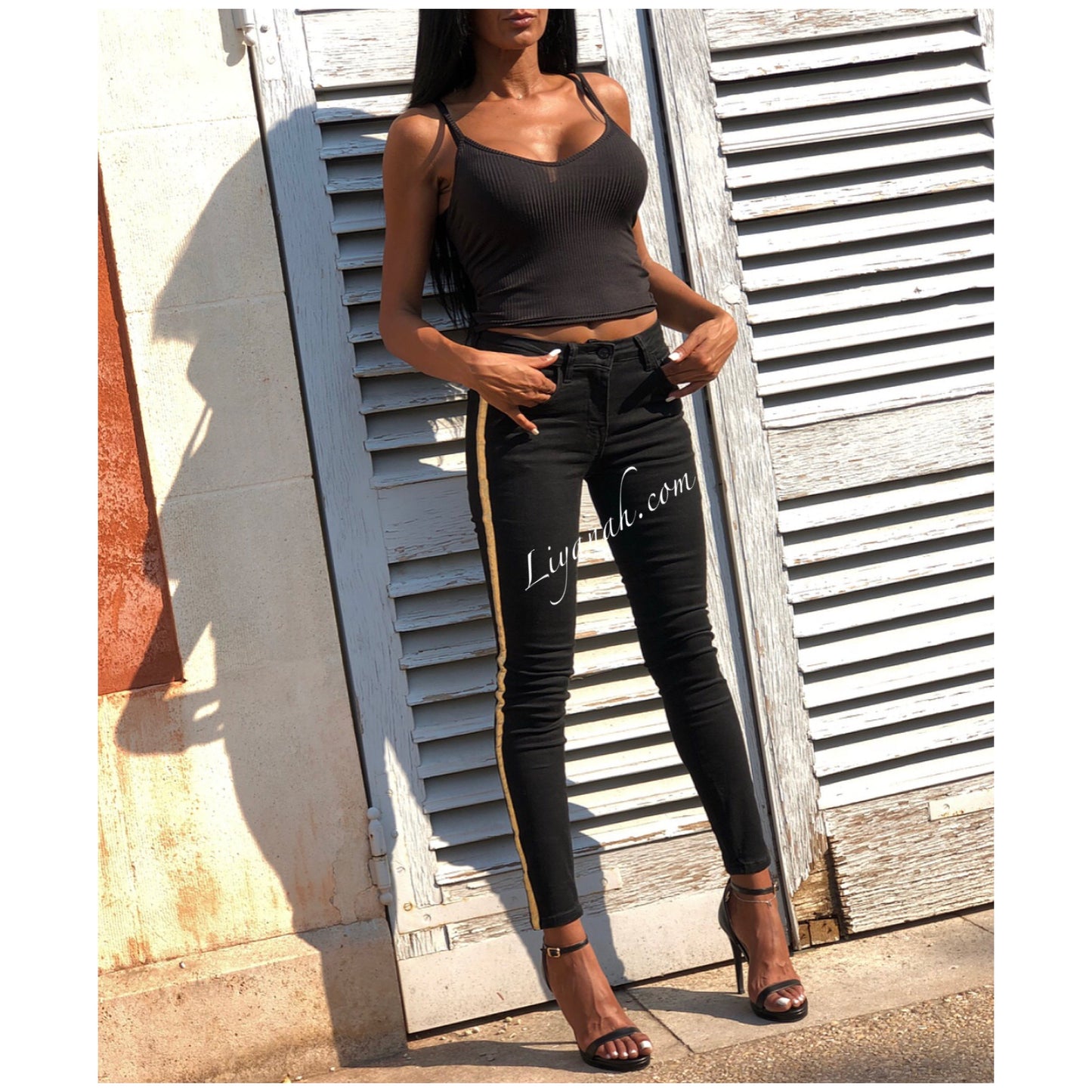 Jean Skinny Modèle KARINYA BLACK à bandes OR