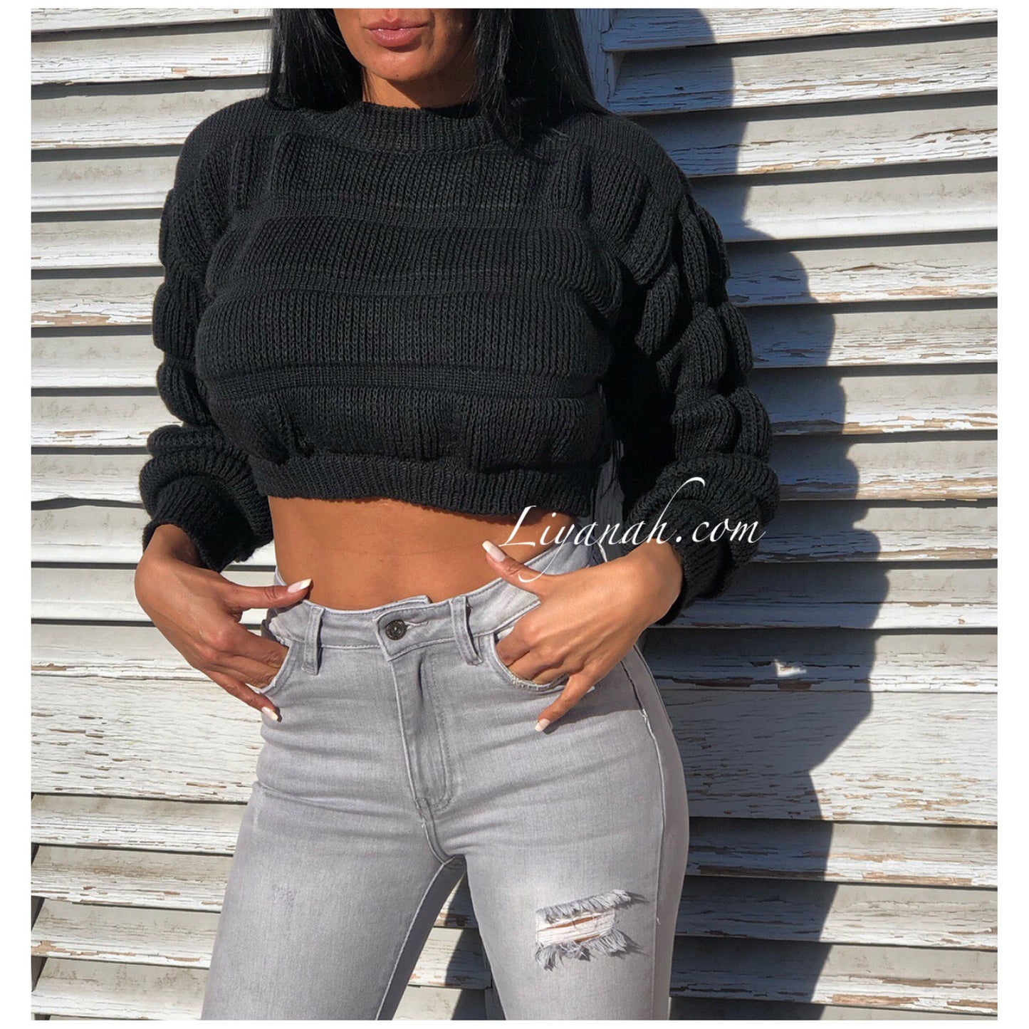 Pull Cropped Modèle KARA NOIR