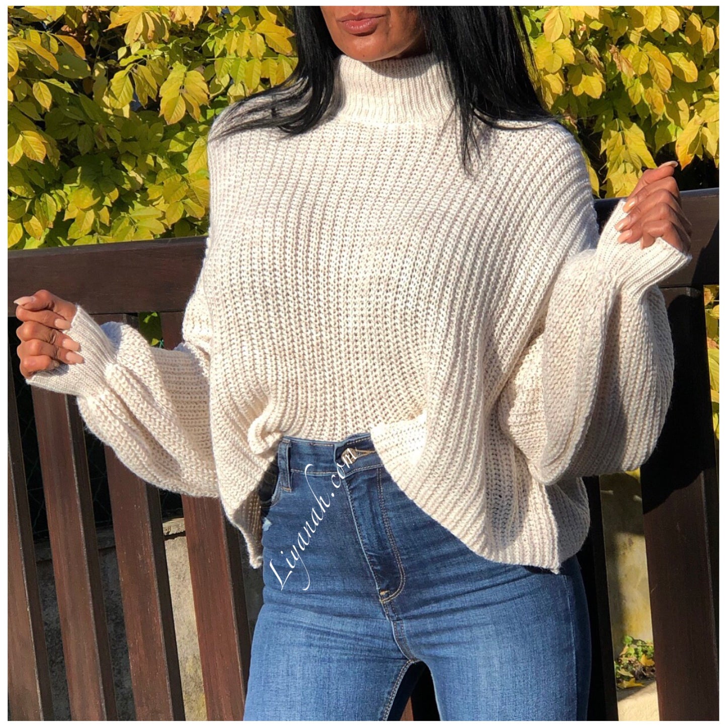 Pull Cropped Modèle FAMARYA ÉCRU