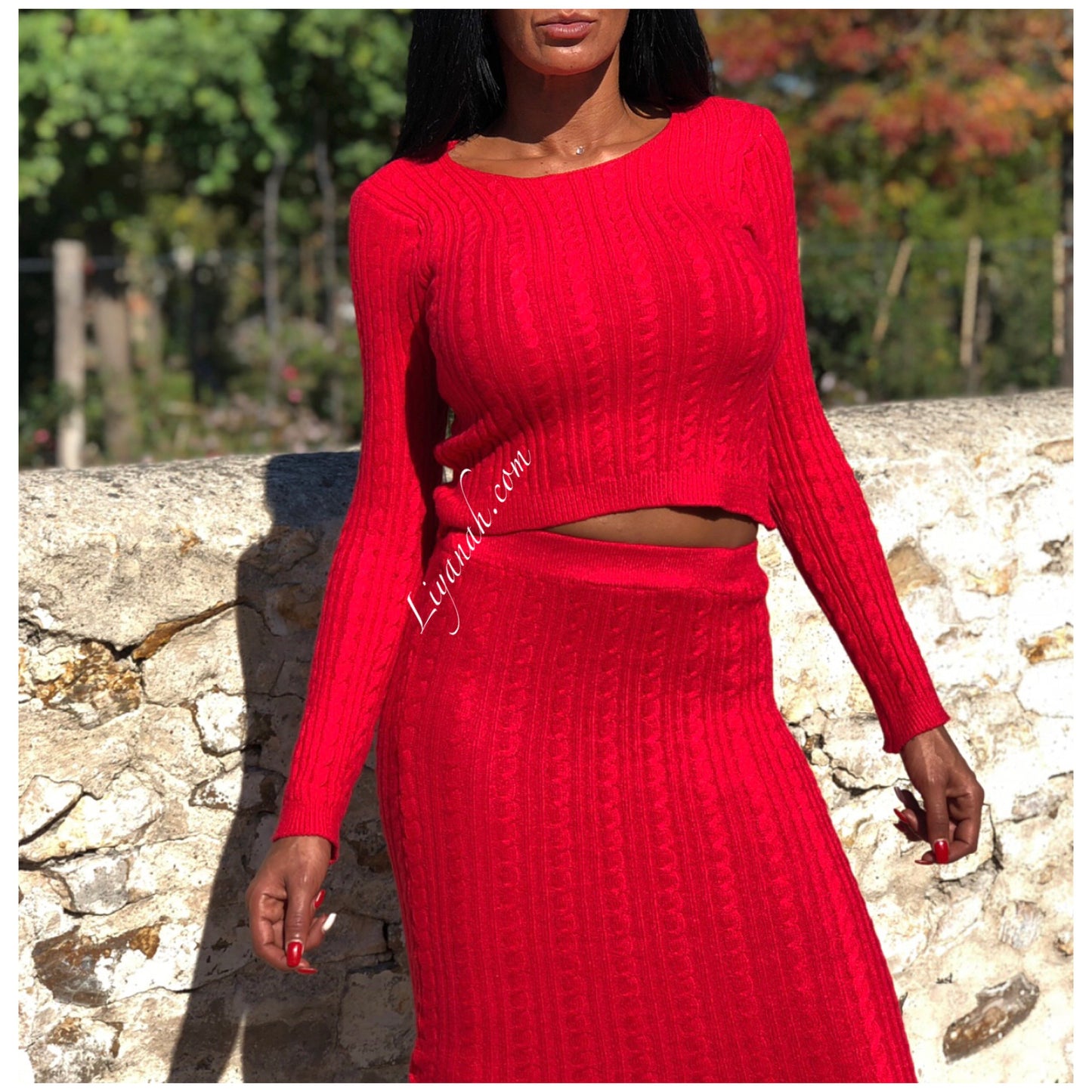 Ensemble Pull / Jupe Mi-longue Modèle ALYKA ROUGE