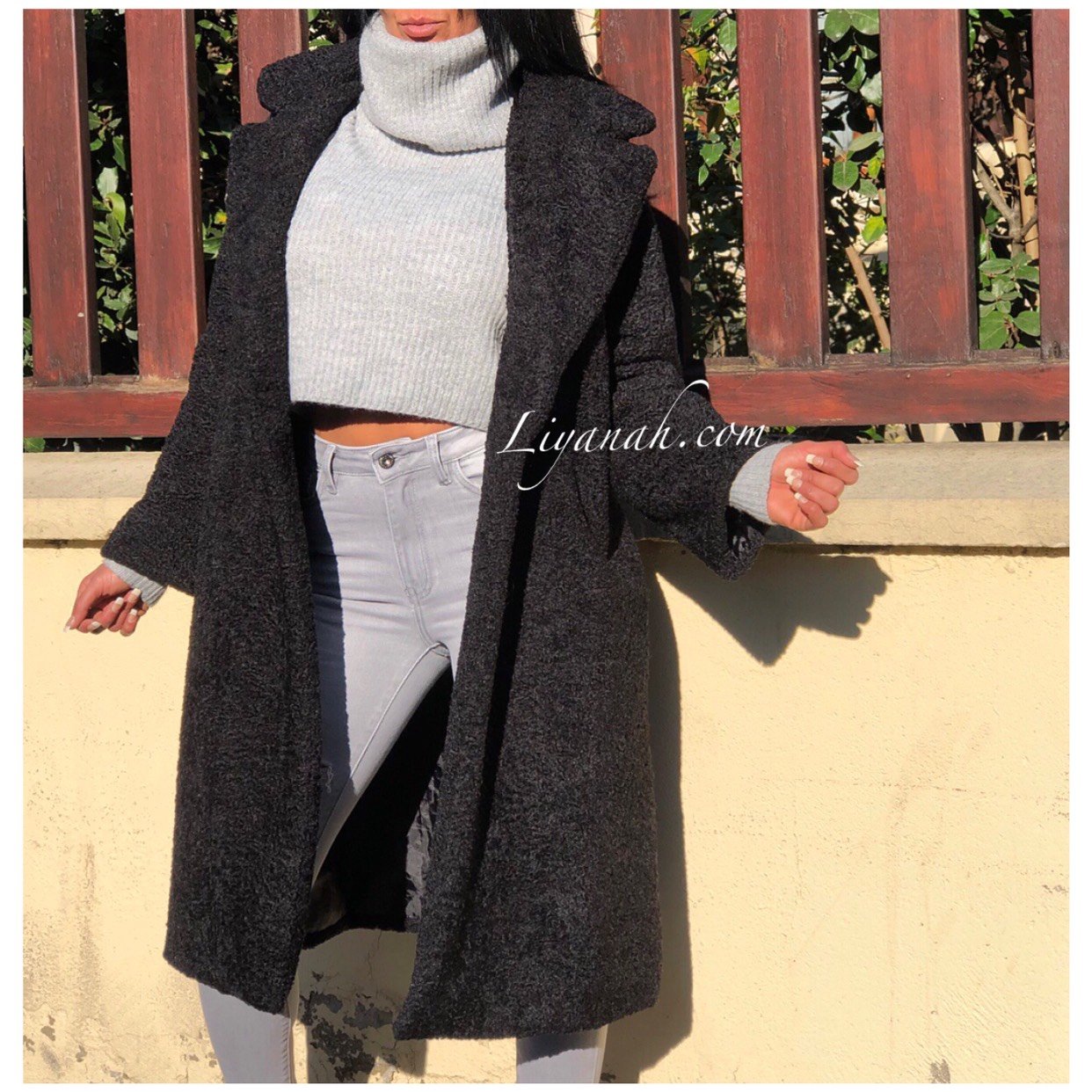 Pull Cropped Col Roulé Modèle KALARA GRIS