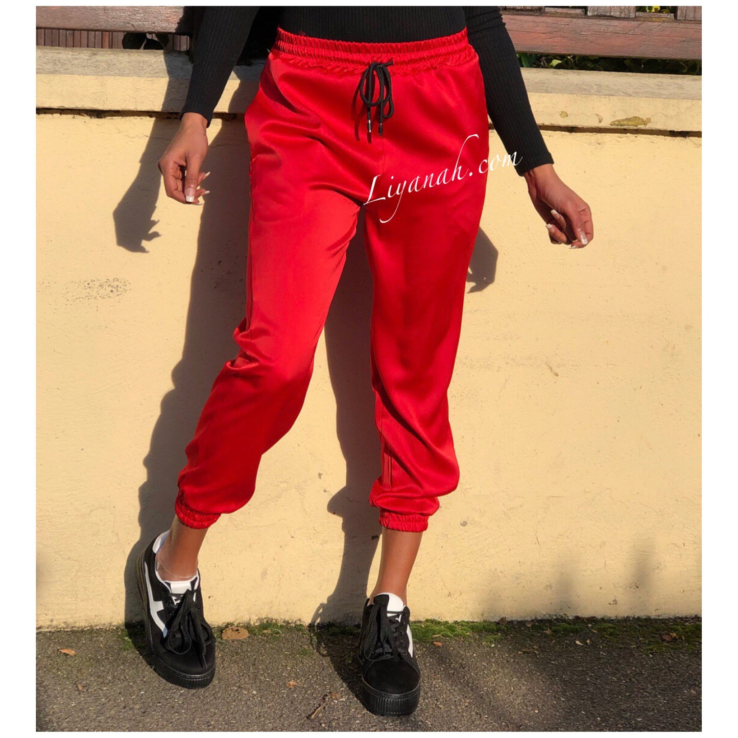 Pantalon Aspect Satin Modèle SHEYA Noir, Rouge ou Écru