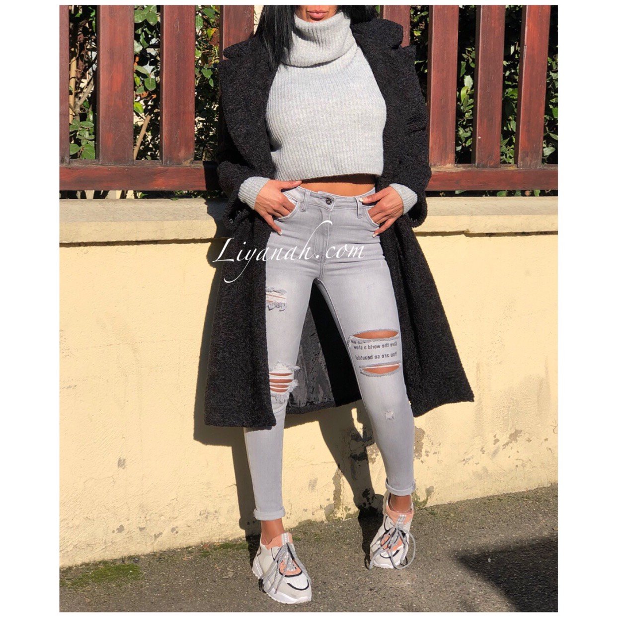 Pull Cropped Col Roulé Modèle KALARA GRIS