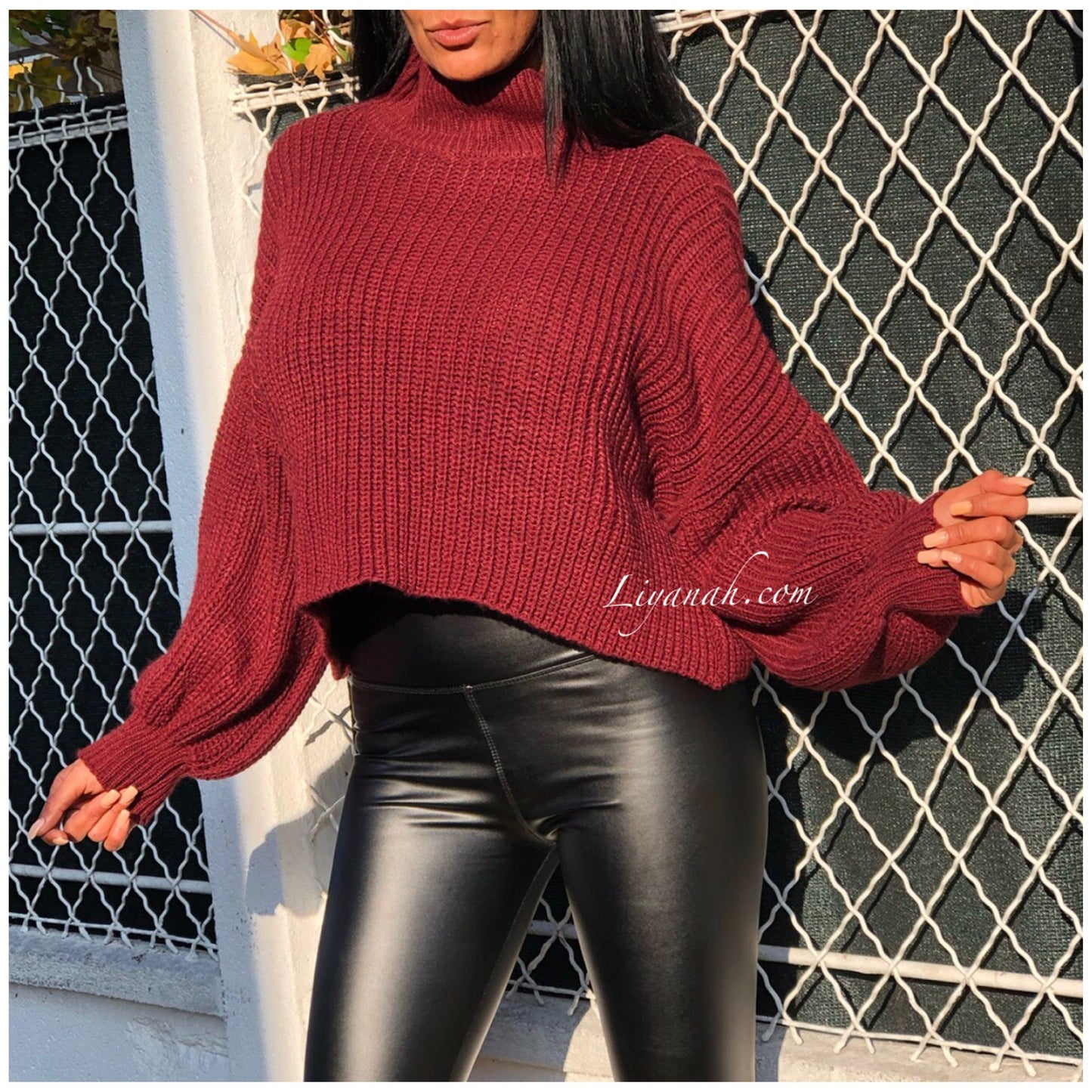 Pull Cropped Modèle FAMARYA BORDEAUX