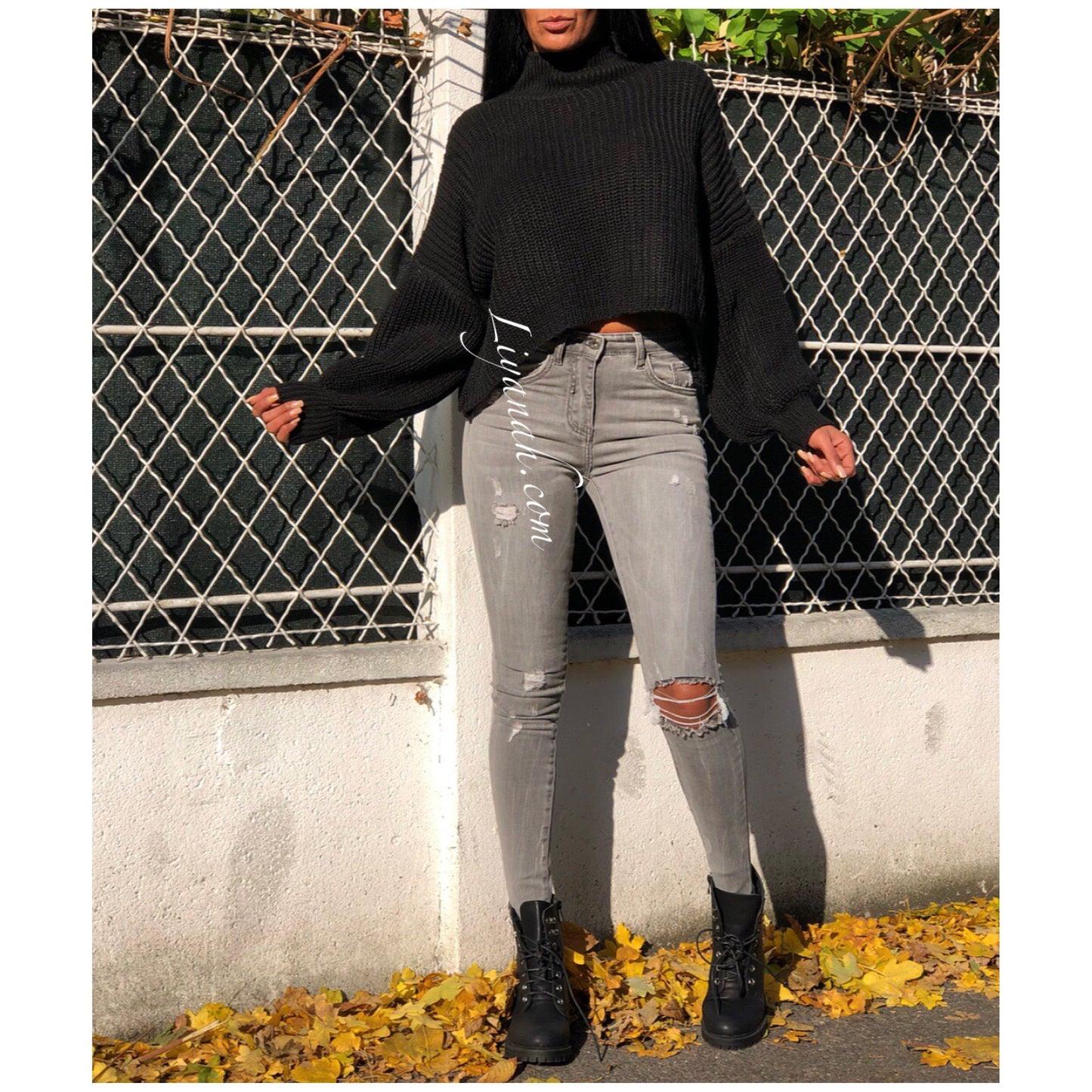 Pull Cropped Modèle FAMARYA NOIR