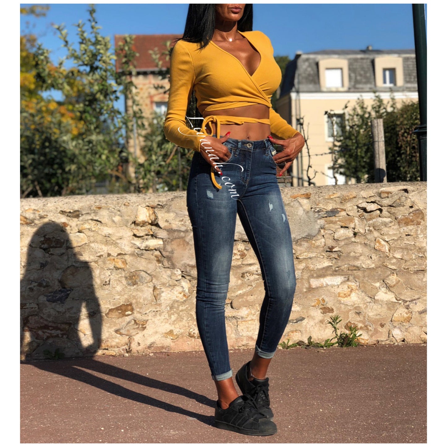 CROP TOP Modèle JAYEL NOIR, BLANC ou MOUTARDE