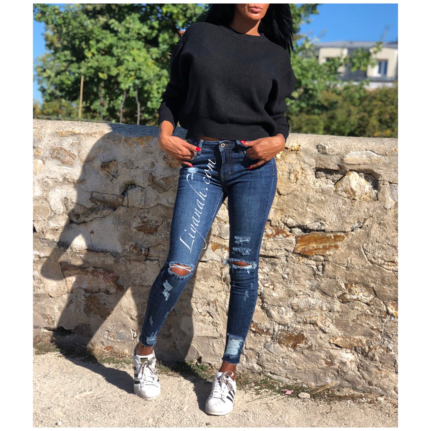 Pull Modèle TAKYRA Noir, Écru, Marron clair ou Bordeaux