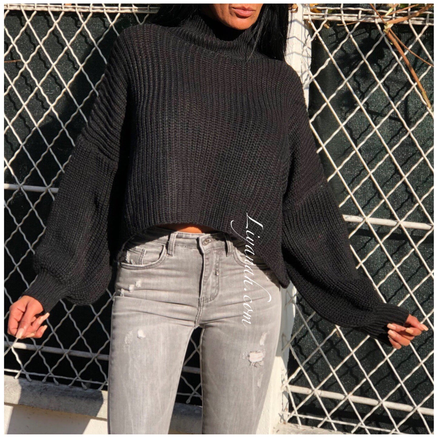 Pull Cropped Modèle FAMARYA NOIR