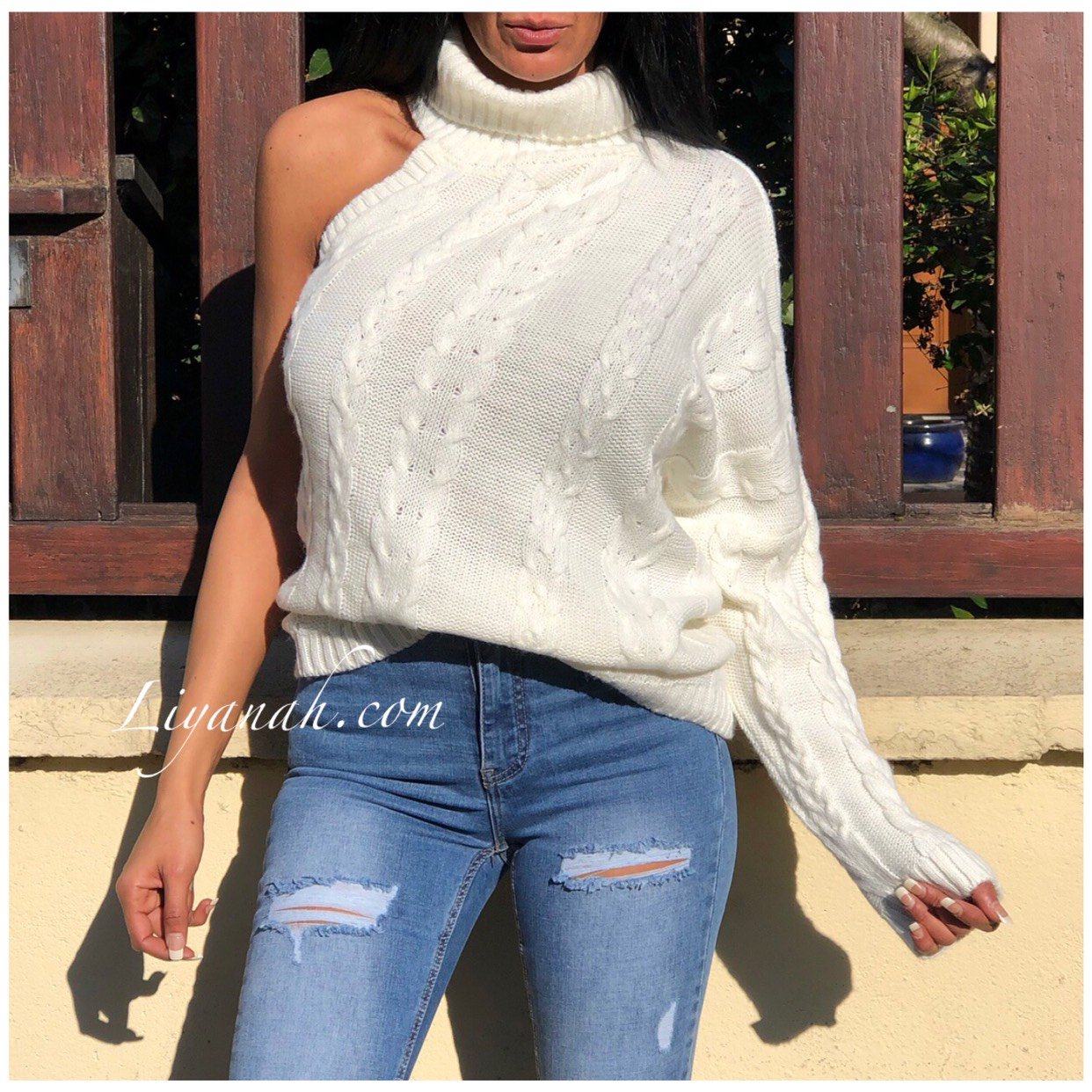 PULL avec Une manche Modèle CLAYA BLANC