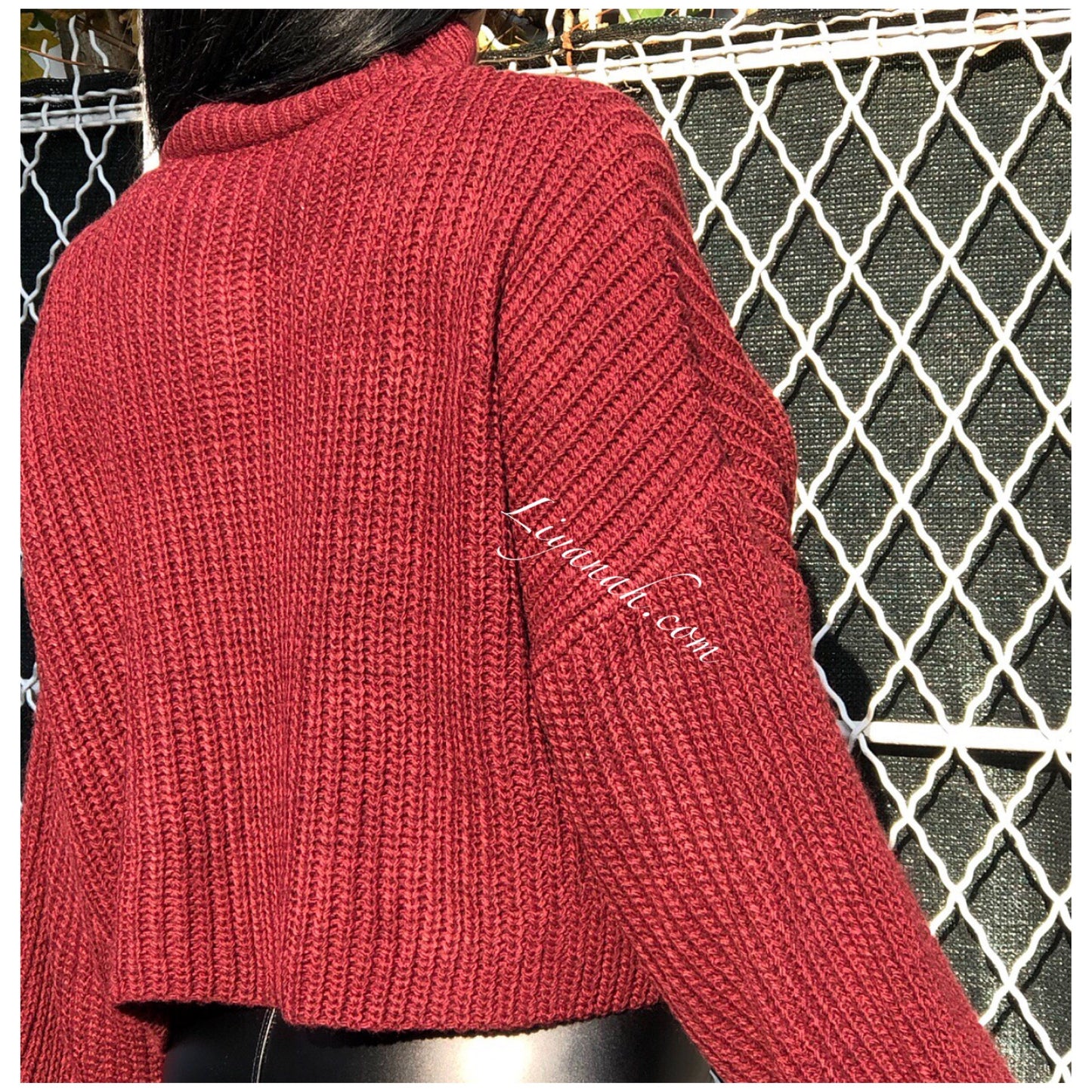 Pull Cropped Modèle FAMARYA BORDEAUX