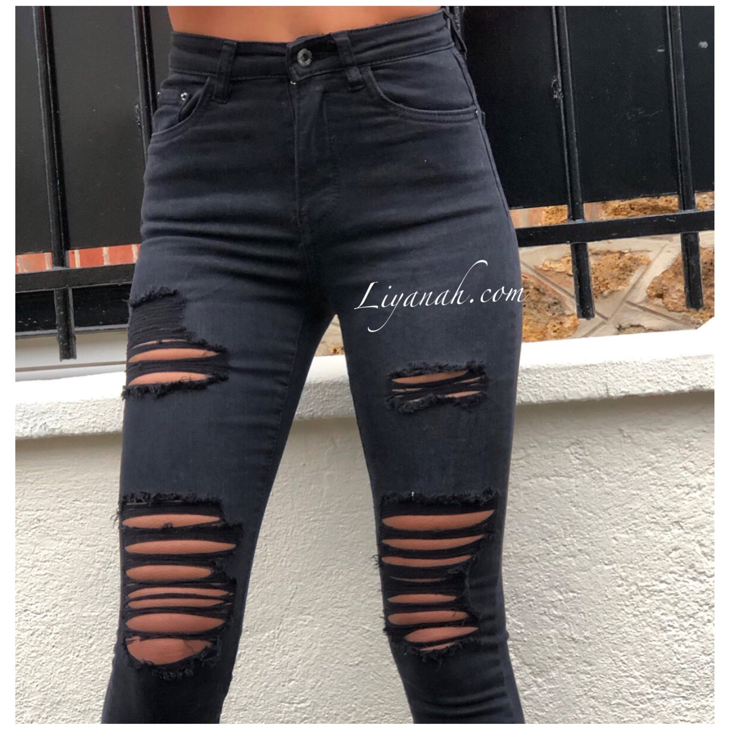 Jean Skinny BLACK DESTROY TAILLE MI-HAUTE Modèle SEYARA