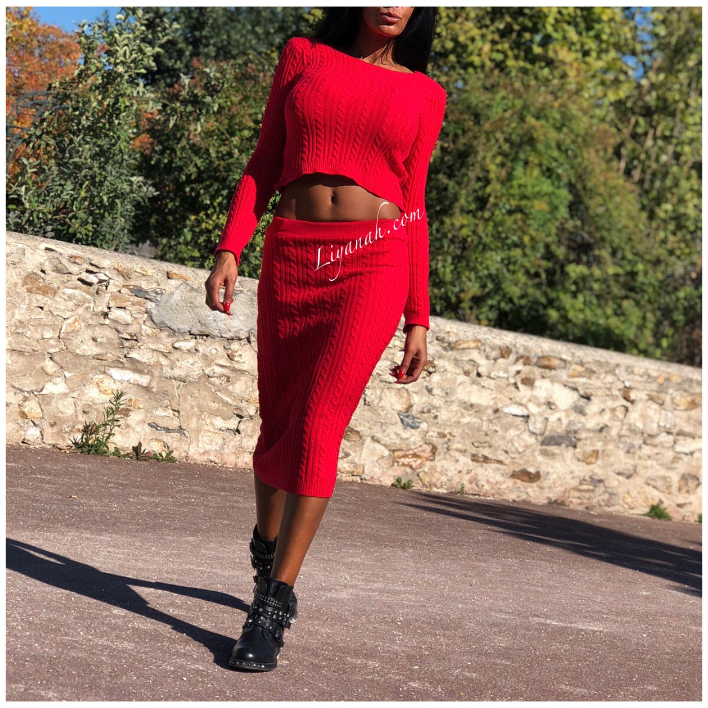 Ensemble Pull / Jupe Mi-longue Modèle ALYKA ROUGE