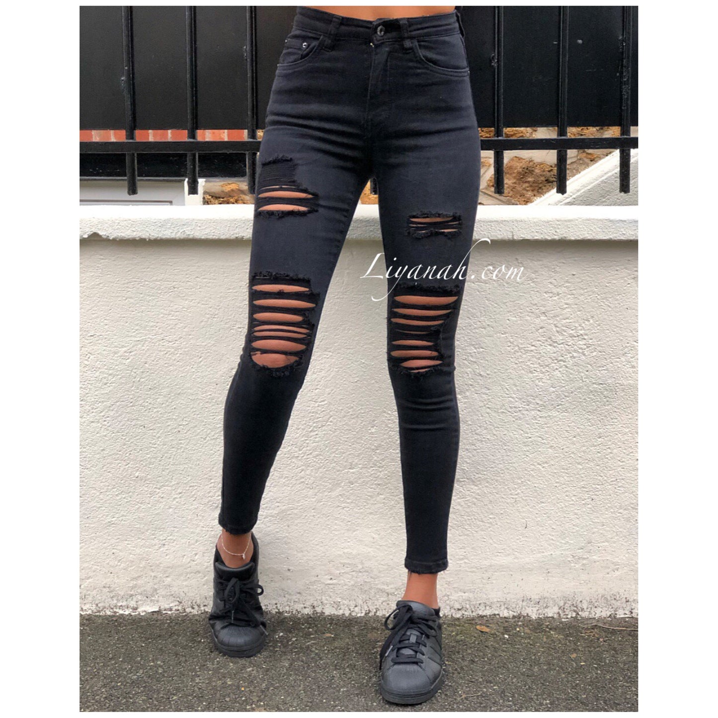 Jean Skinny BLACK DESTROY TAILLE MI-HAUTE Modèle SEYARA