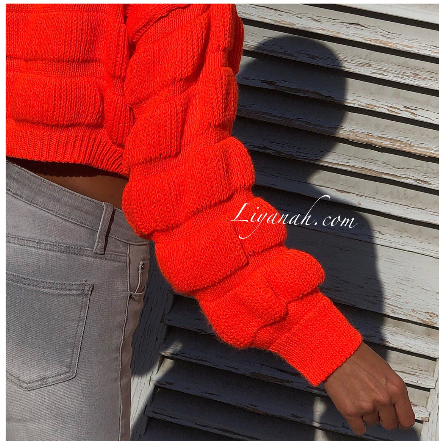 Pull Cropped Modèle KARA ORANGE FLUO