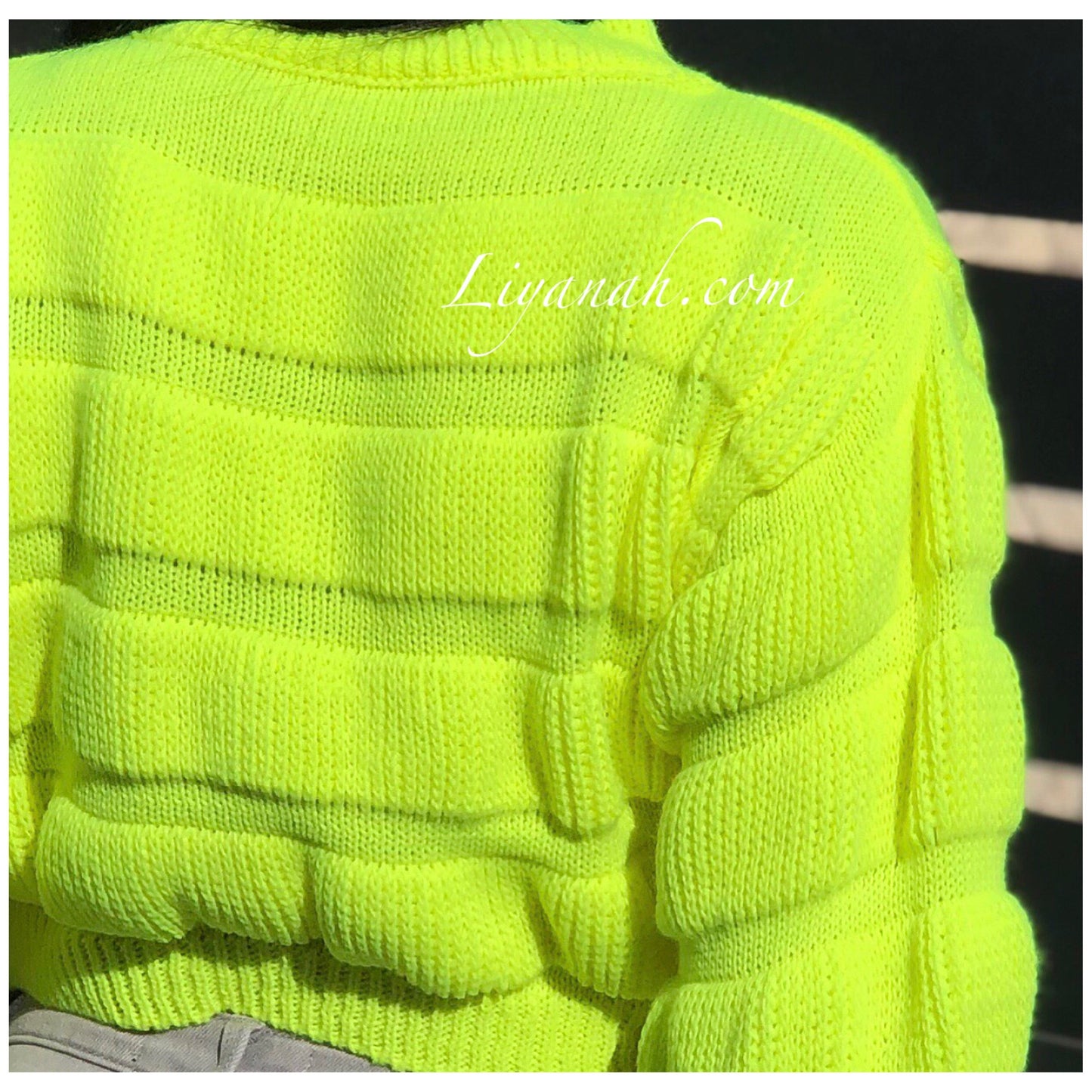 Pull Cropped Modèle KARA JAUNE FLUO