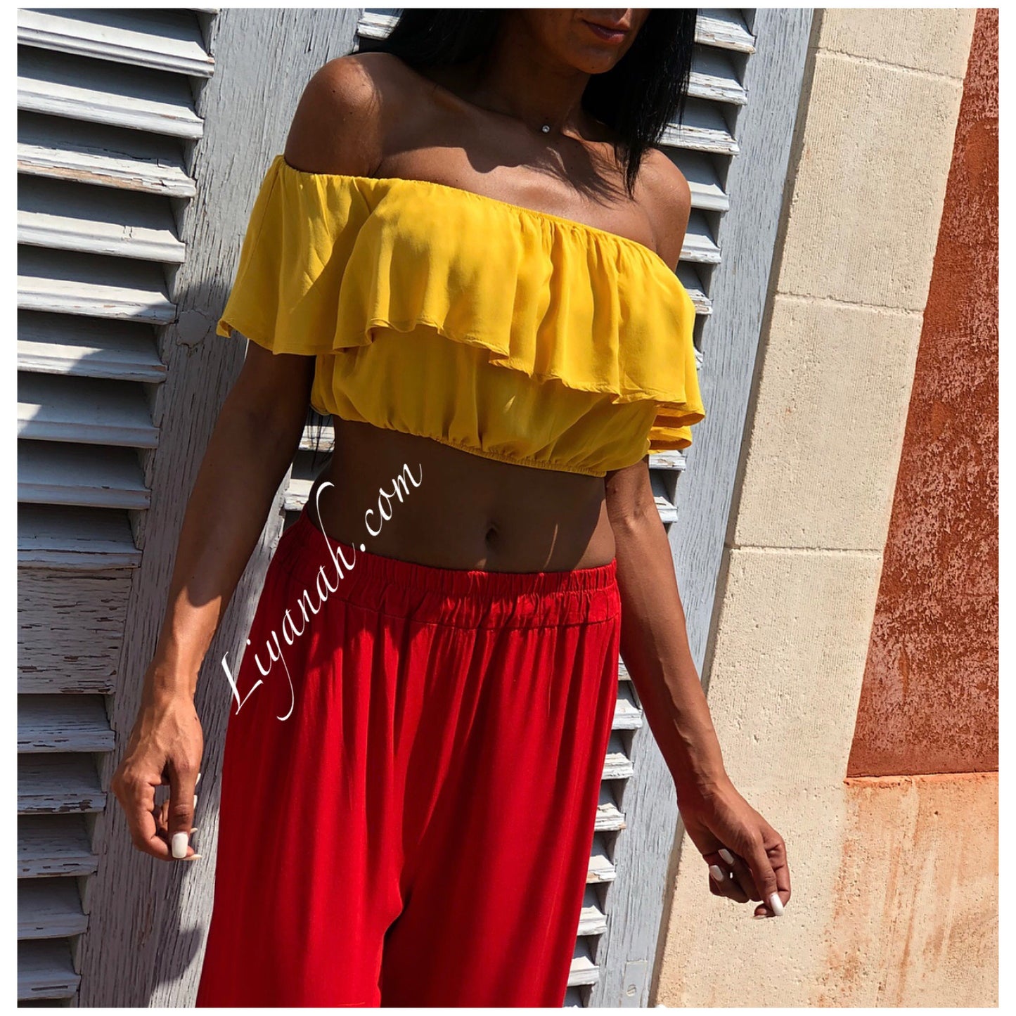 CROP TOP Volant Modèle CLIYA Noir, Jaune ou Bordeaux