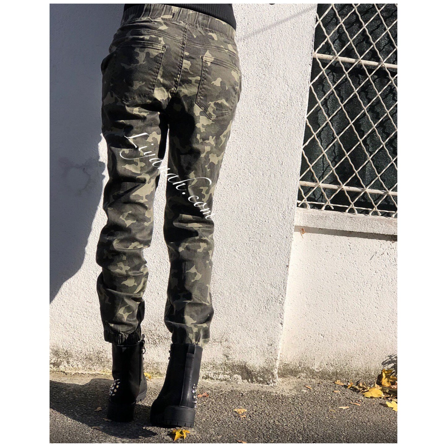 Jogger pant camouflage print Modèle MIYARA