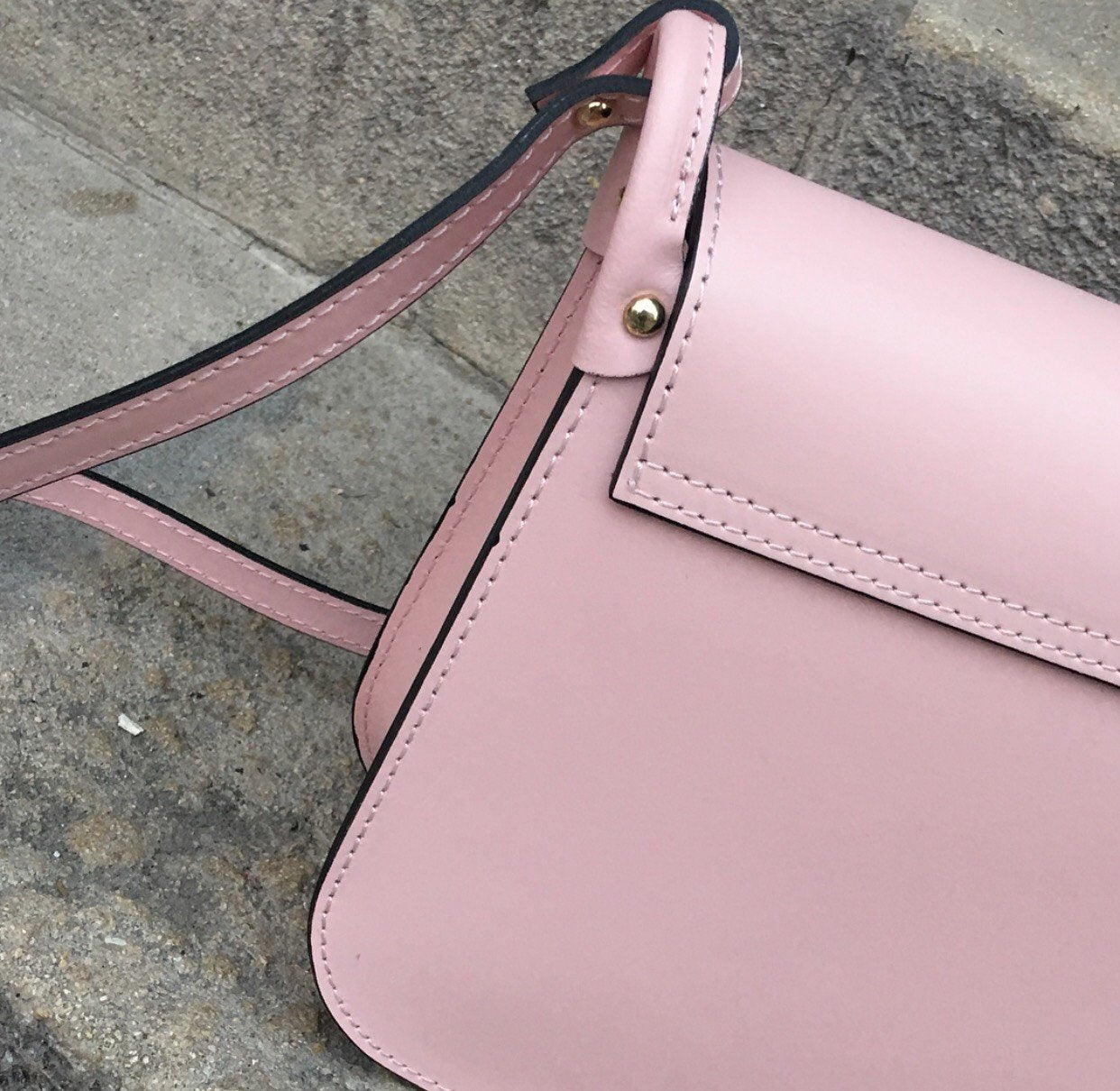 Sac Modèle LOUNA Rose 100% CUIR