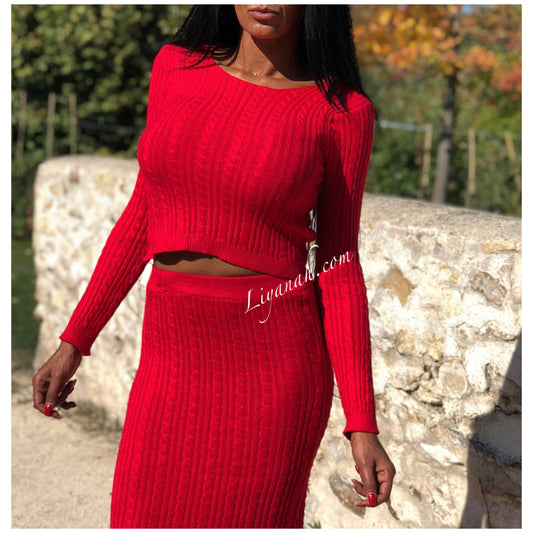 Ensemble Pull / Jupe Mi-longue Modèle ALYKA ROUGE