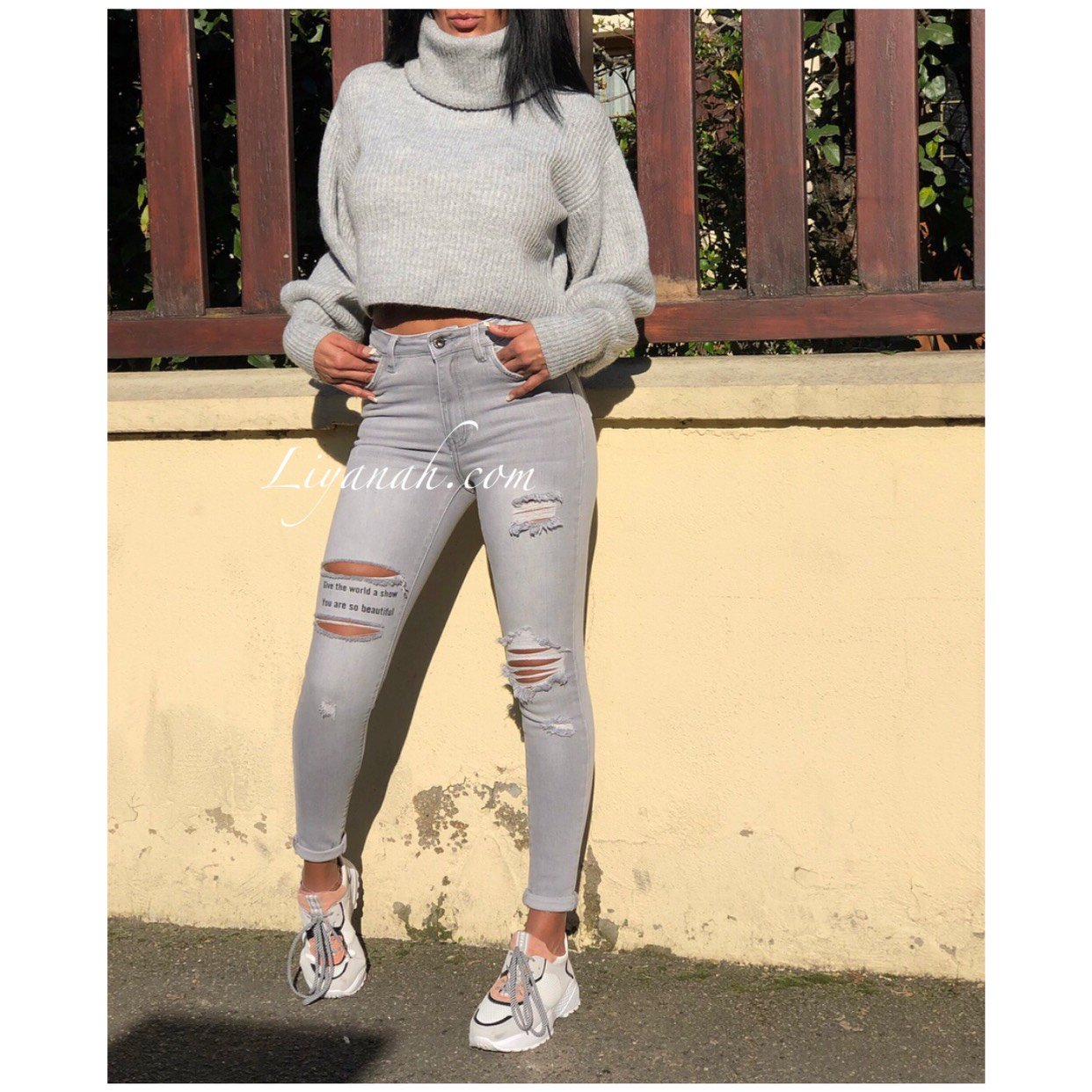 Pull Cropped Col Roulé Modèle KALARA GRIS