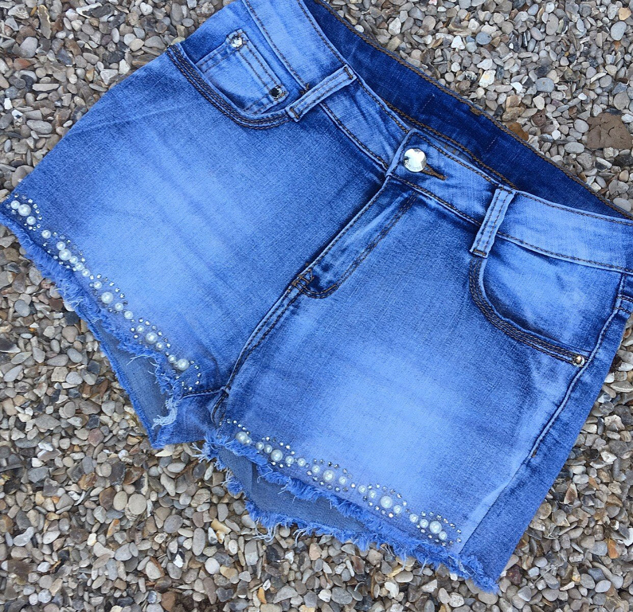 SHORT EN JEAN avec PERLES