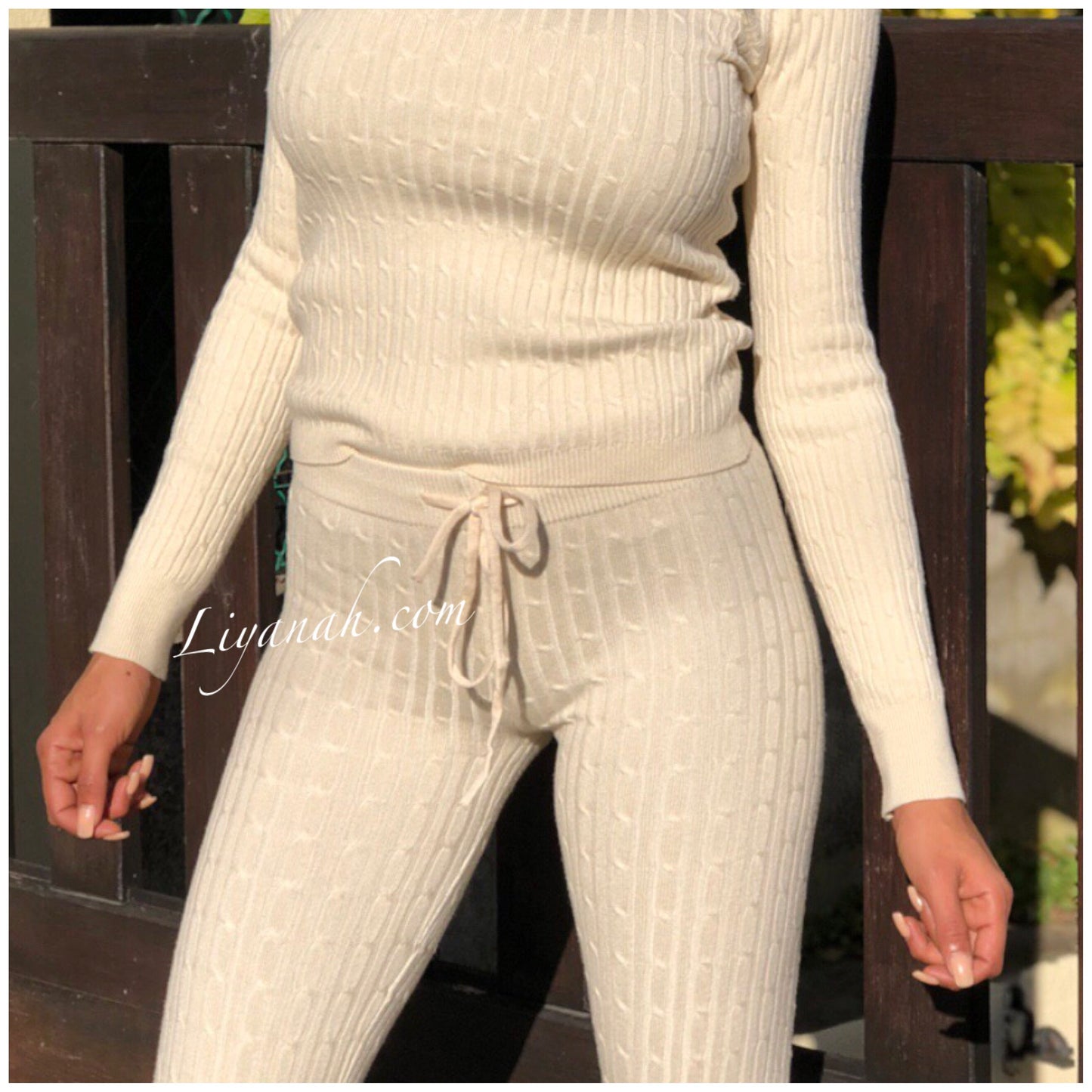 Ensemble Pull Col Roulé / Pantalon Modèle ALCANTARA ÉCRU