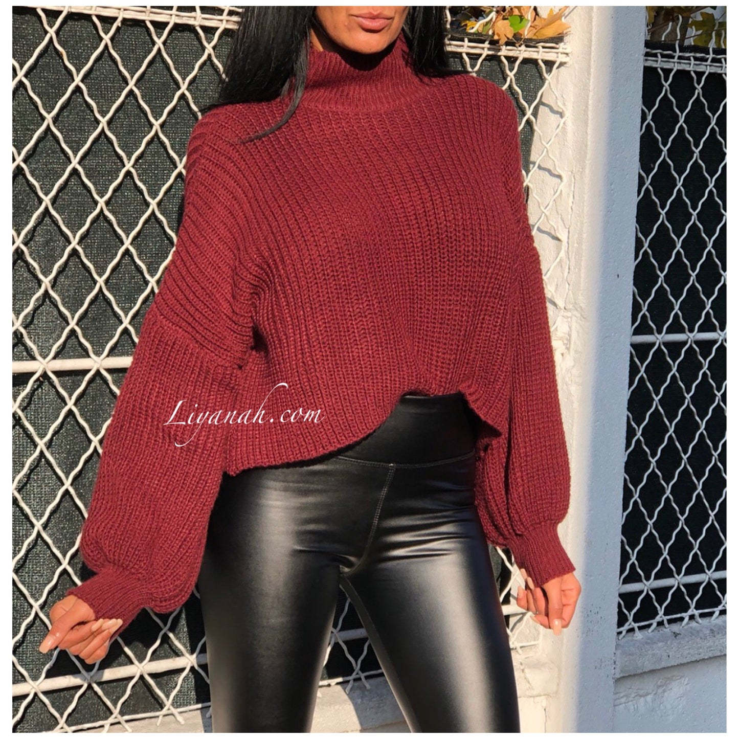 Pull Cropped Modèle FAMARYA BORDEAUX