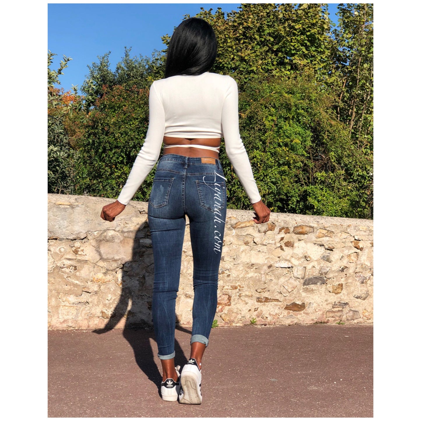 CROP TOP Modèle JAYEL NOIR, BLANC ou MOUTARDE