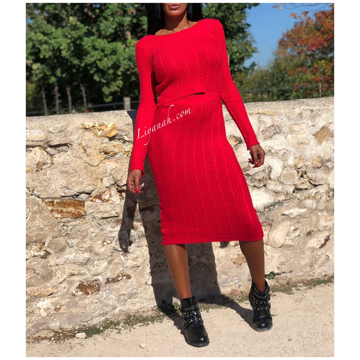 Ensemble Pull / Jupe Mi-longue Modèle ALYKA ROUGE