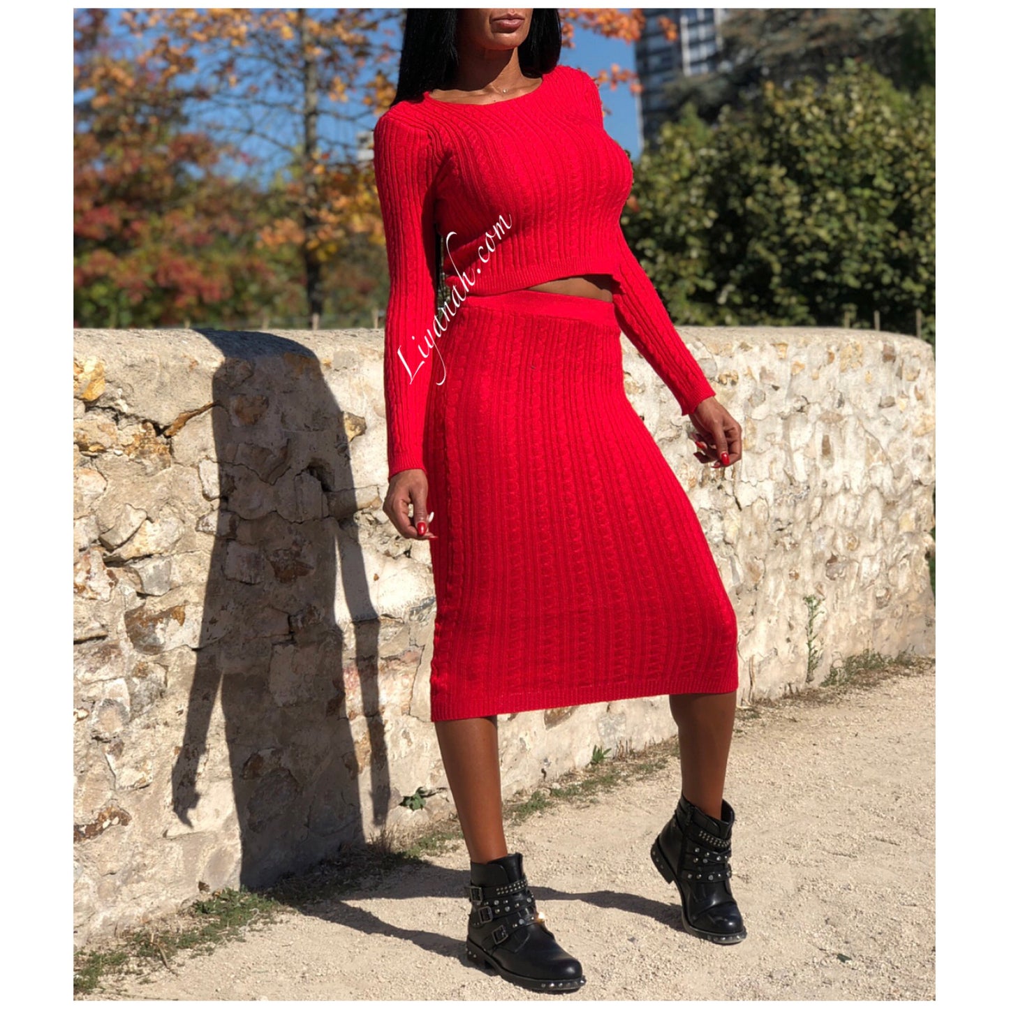 Ensemble Pull / Jupe Mi-longue Modèle ALYKA ROUGE