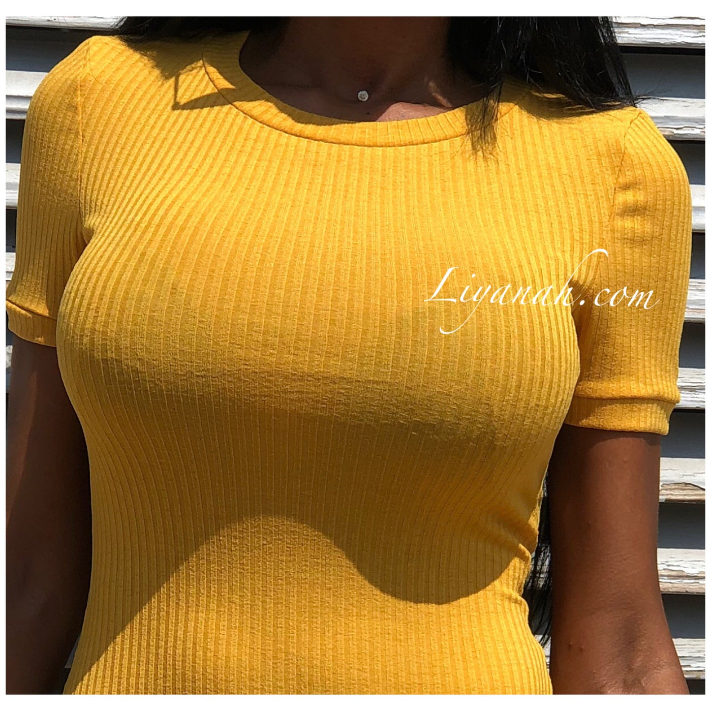 Robe Courte Modèle LENYRA JAUNE