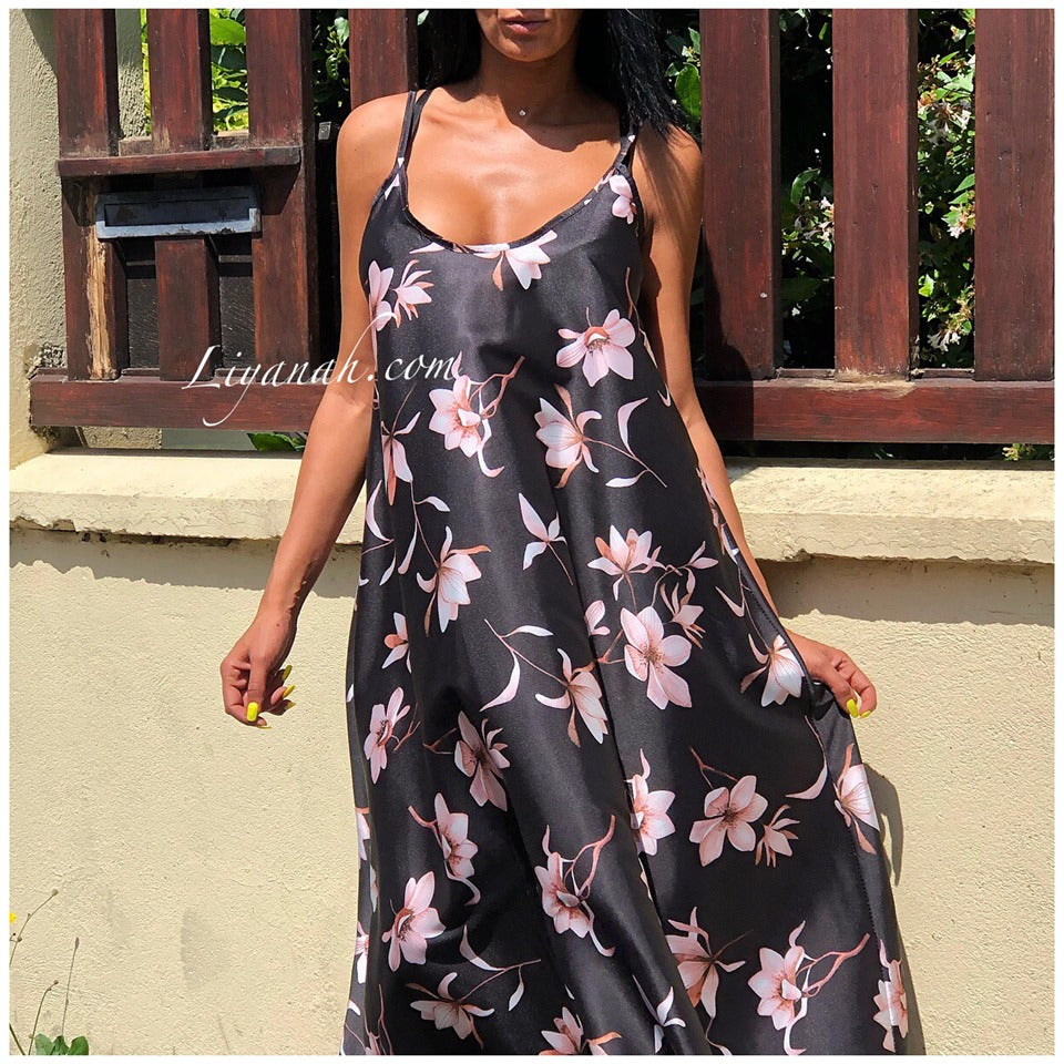 Robe Longue Modèle LYS FLOWERS NOIR