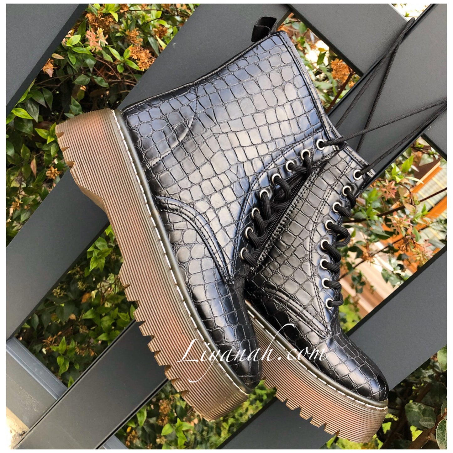 BOOTS Modèle LIZZY NOIR CROCO