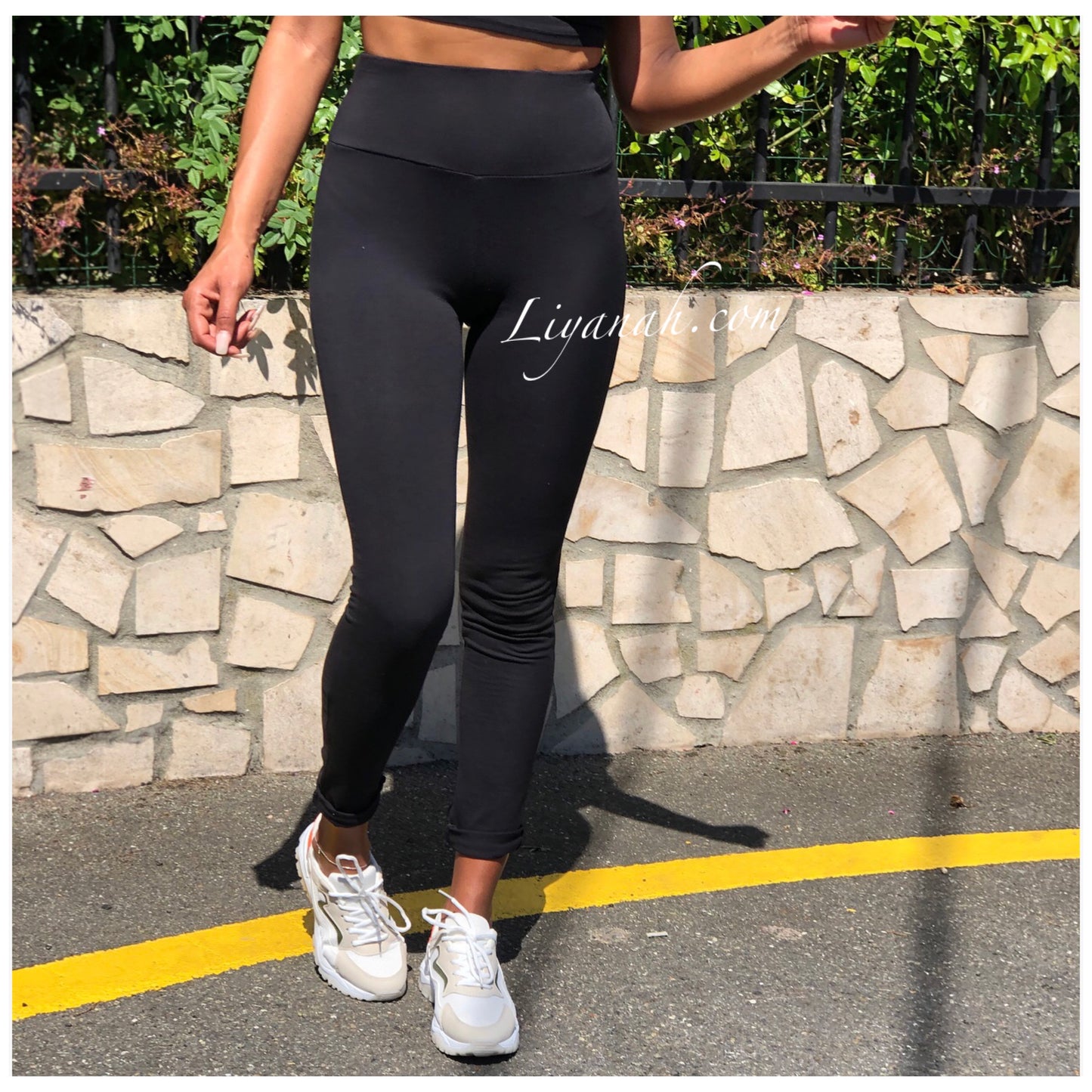 Ensemble Crop Top + Legging Modèle DINA NOIR