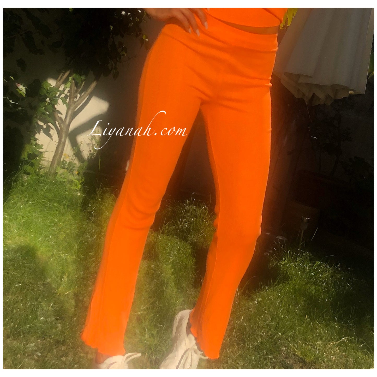 Ensemble Crop Top + Pantalon Modèle NYKARA ORANGE CLAIR