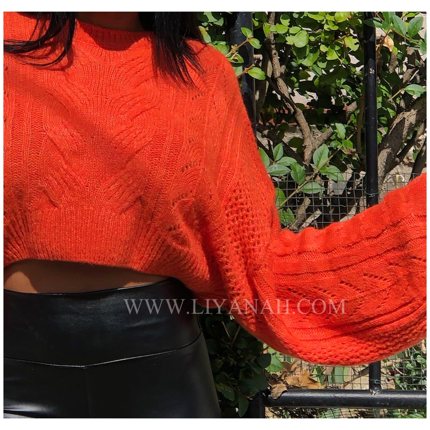 Pull Cropped  Modèle NYLAM ORANGE