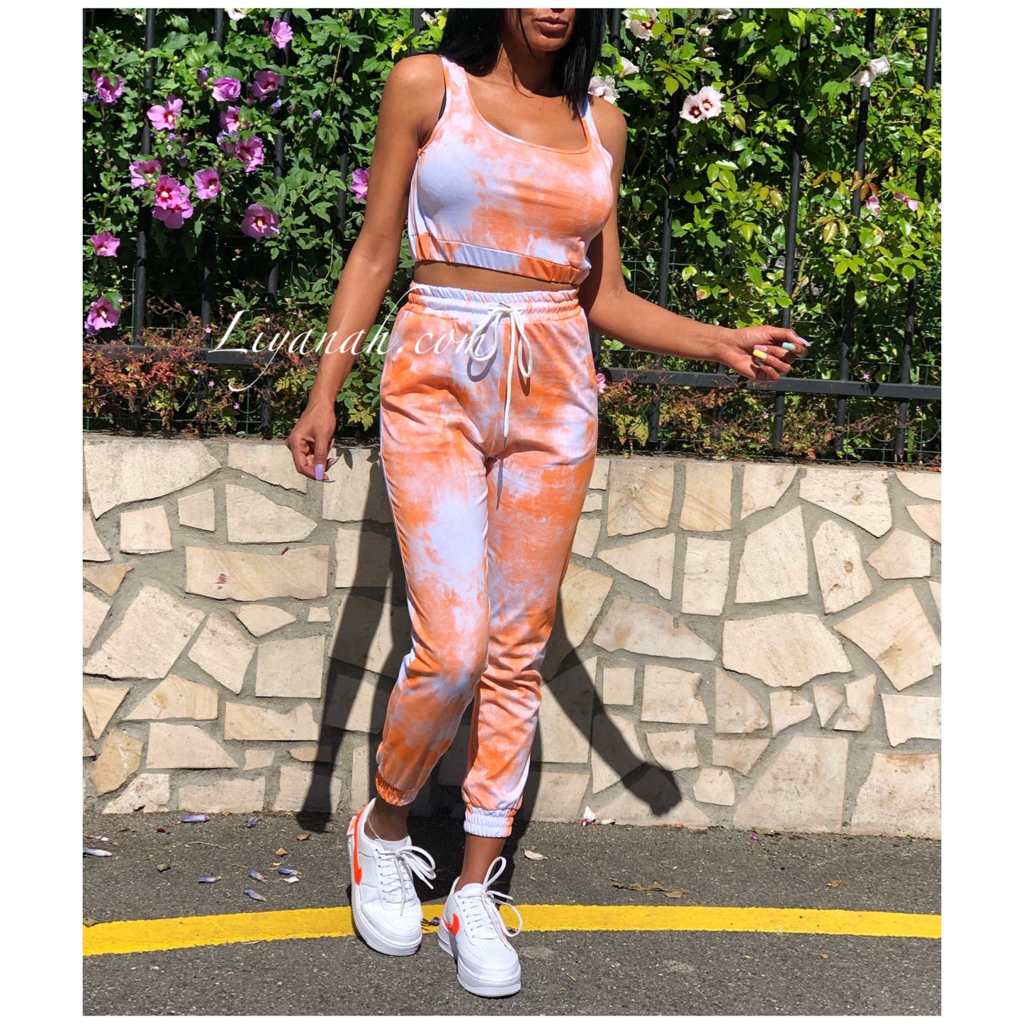 Ensemble Crop Top + Bas de jogging Modèle AMANA ORANGE/BLANC