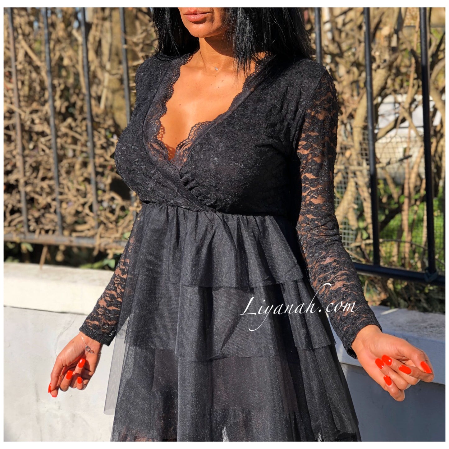 Robe Modèle YELENA NOIR