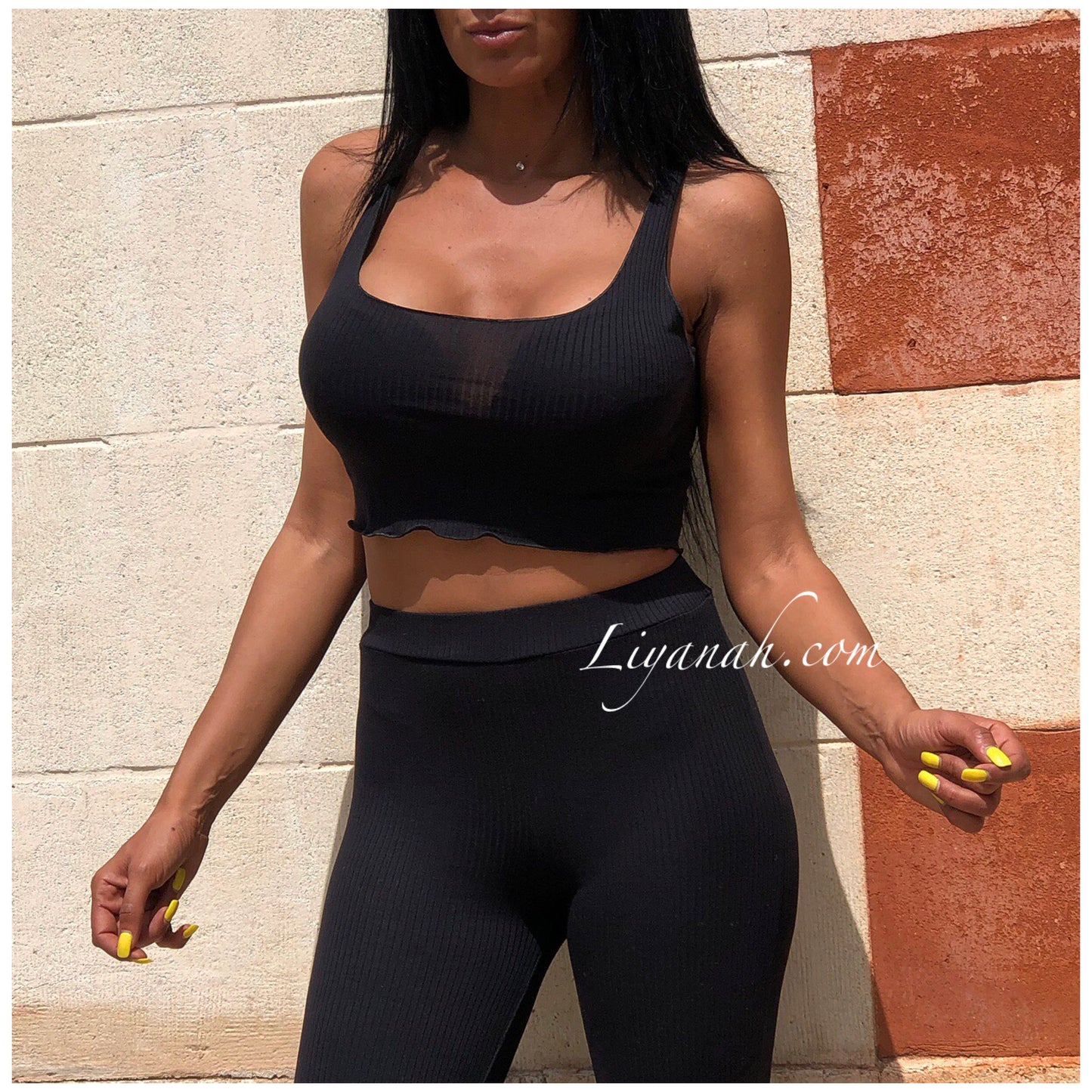 Ensemble Crop Top + Pantalon Modèle MAHO Noir