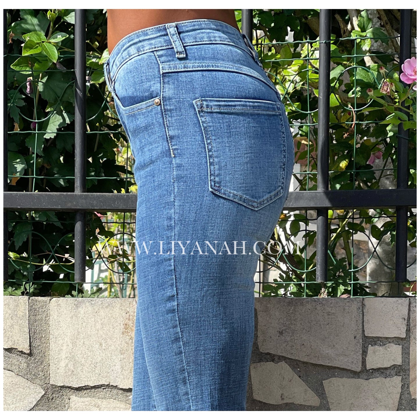 Jean Flare fit split hem Modèle YASSA Blue