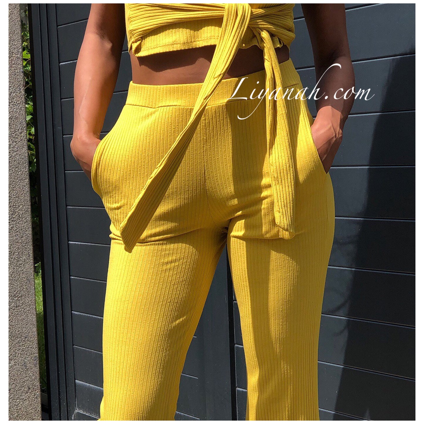 Ensemble Crop Top + Pantalon ANDY Noir, Gris, Beige, Jaune, Blanc ou Orange