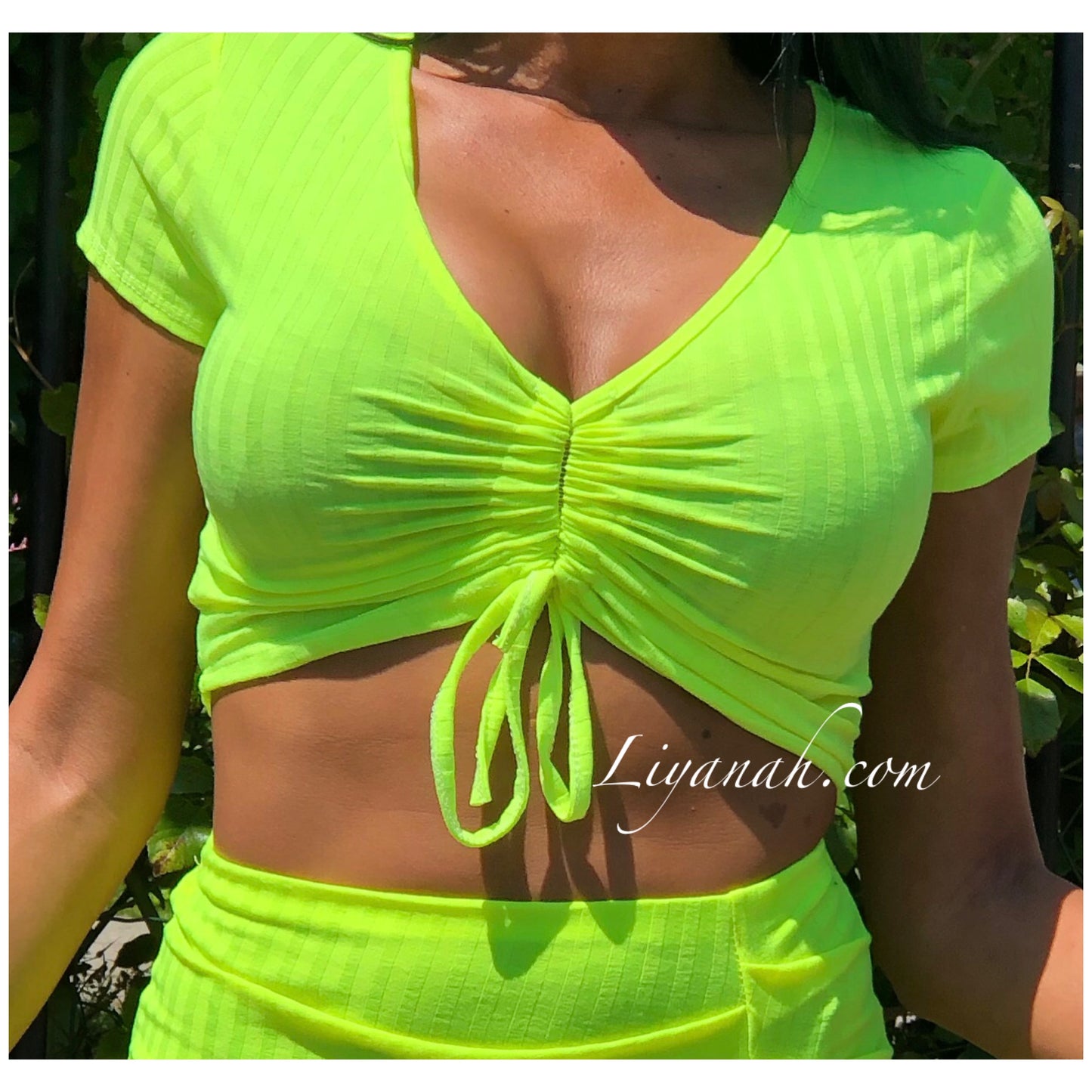 Ensemble Crop Top + Jupe Modèle ISA JAUNE FLUO