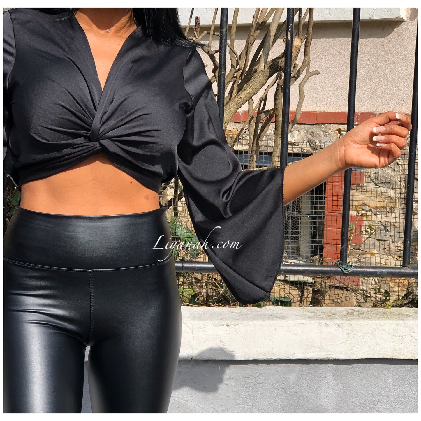 Crop Top Modèle AFELA NOIR