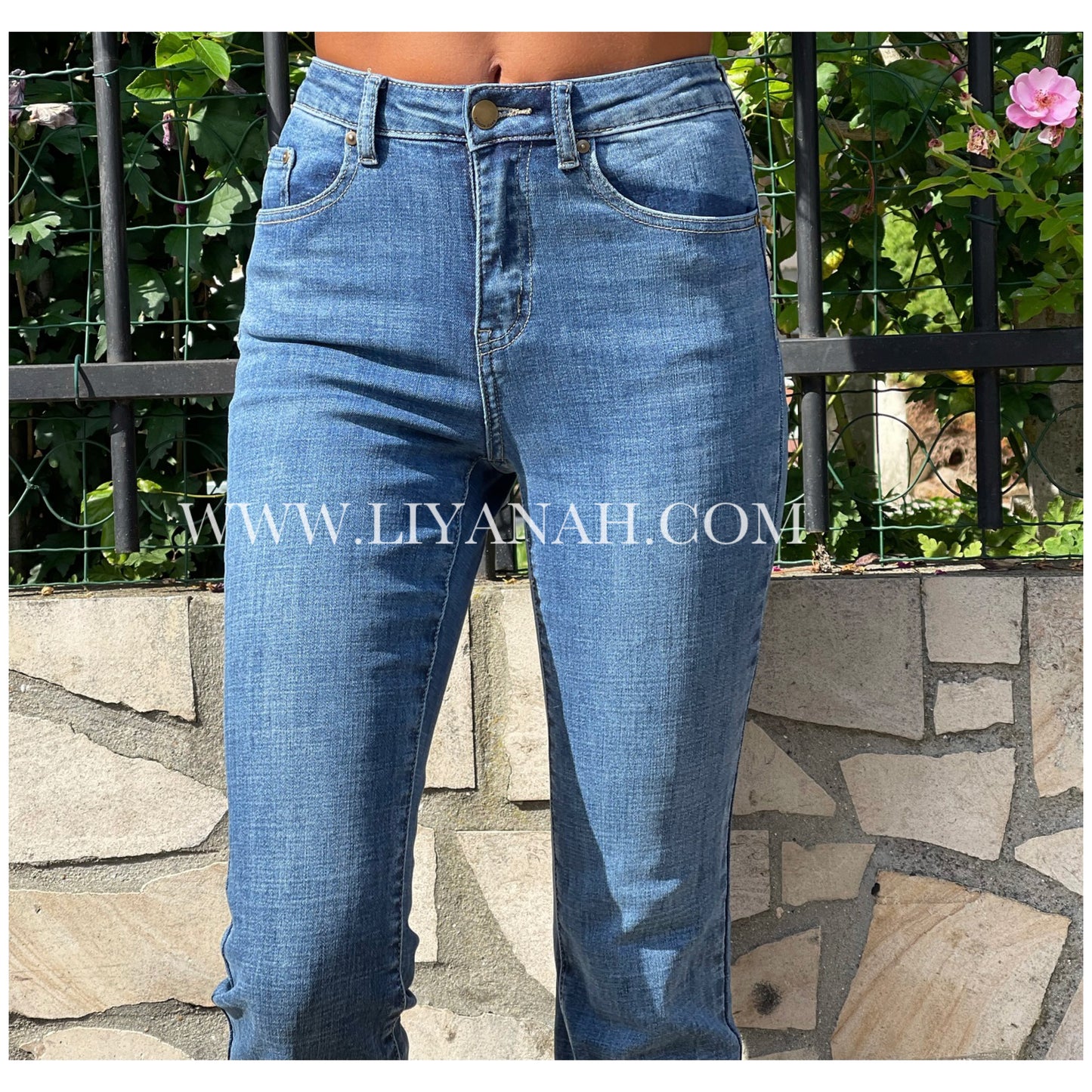 Jean Flare fit split hem Modèle YASSA Blue